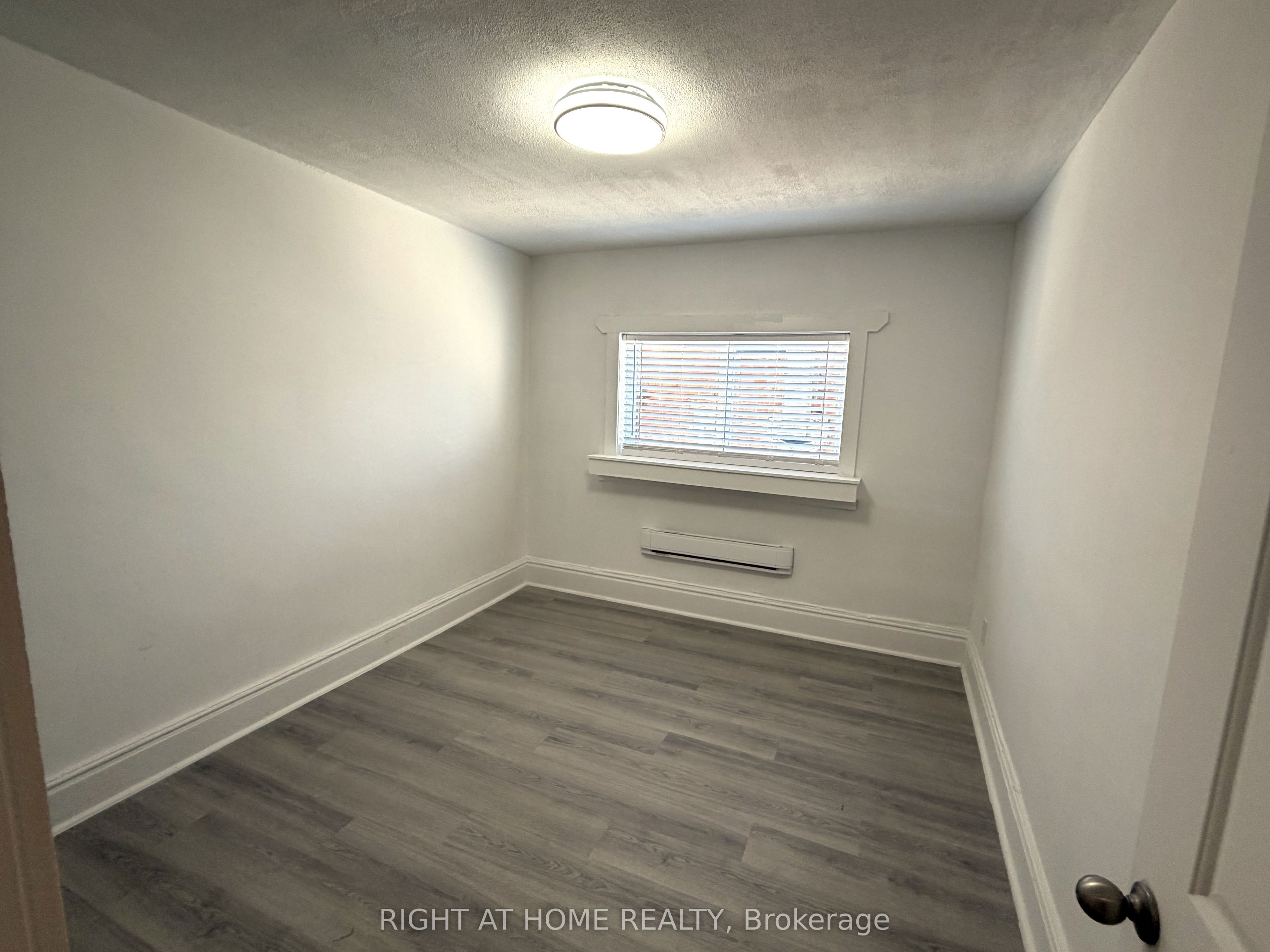 62 Dunlop Street W Property Photo 12
