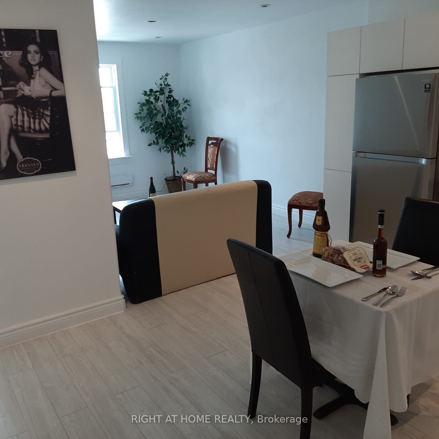 62 Dunlop Street W Property Photo 17