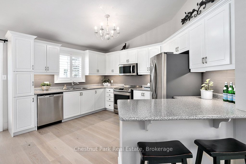 40 Barker Boulevard Property Photo 8