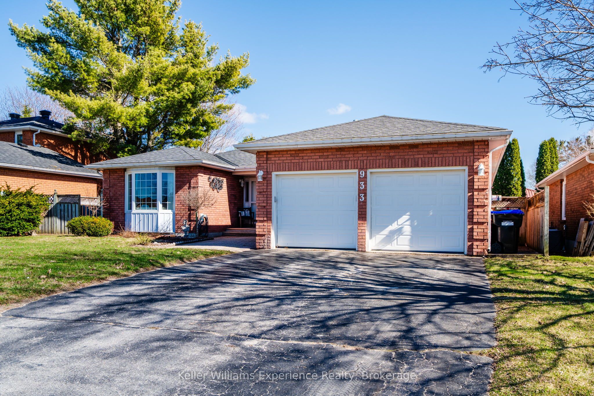 933 Playfair Road Property Photo 2
