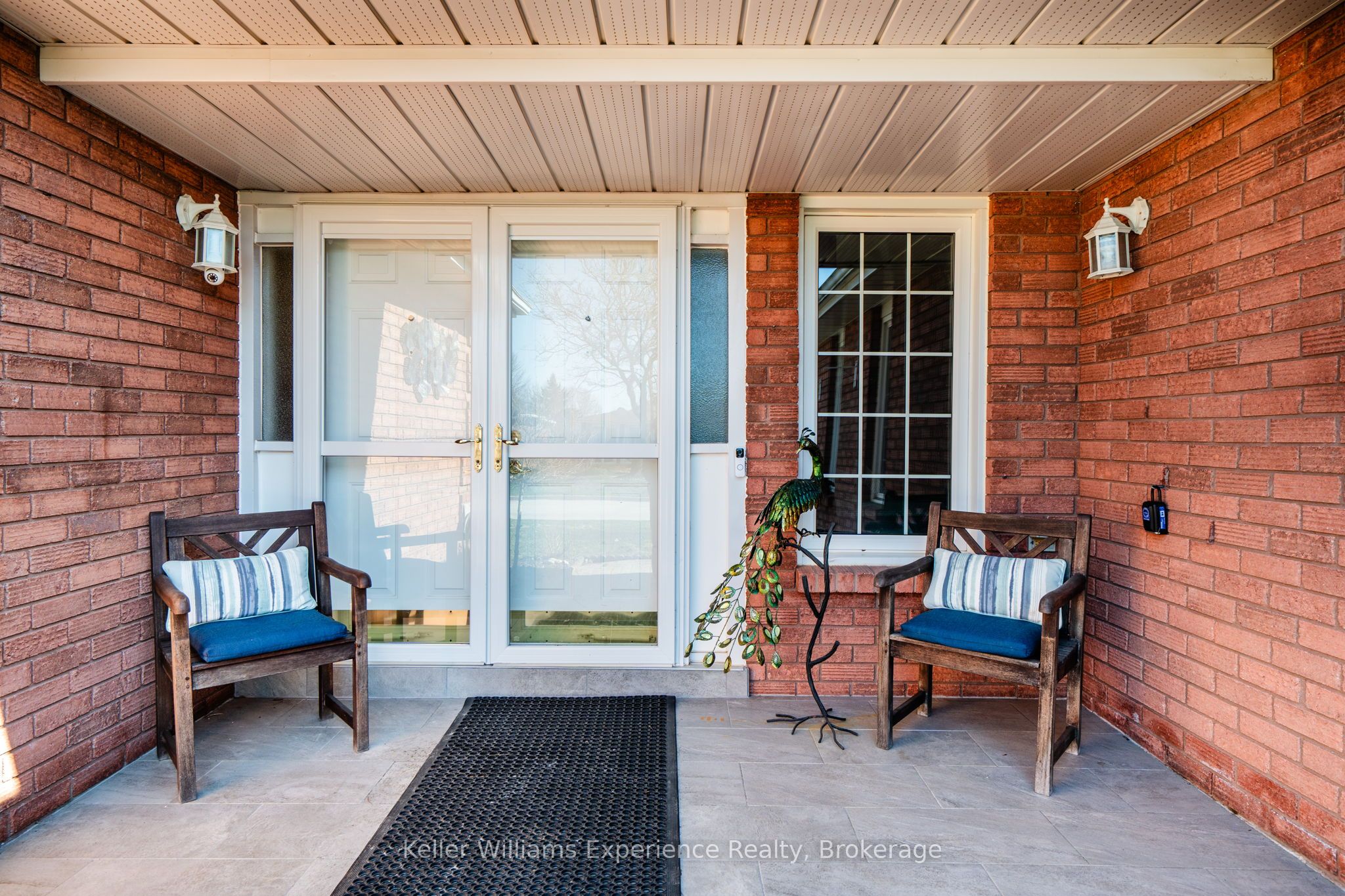 933 Playfair Road Property Photo 3