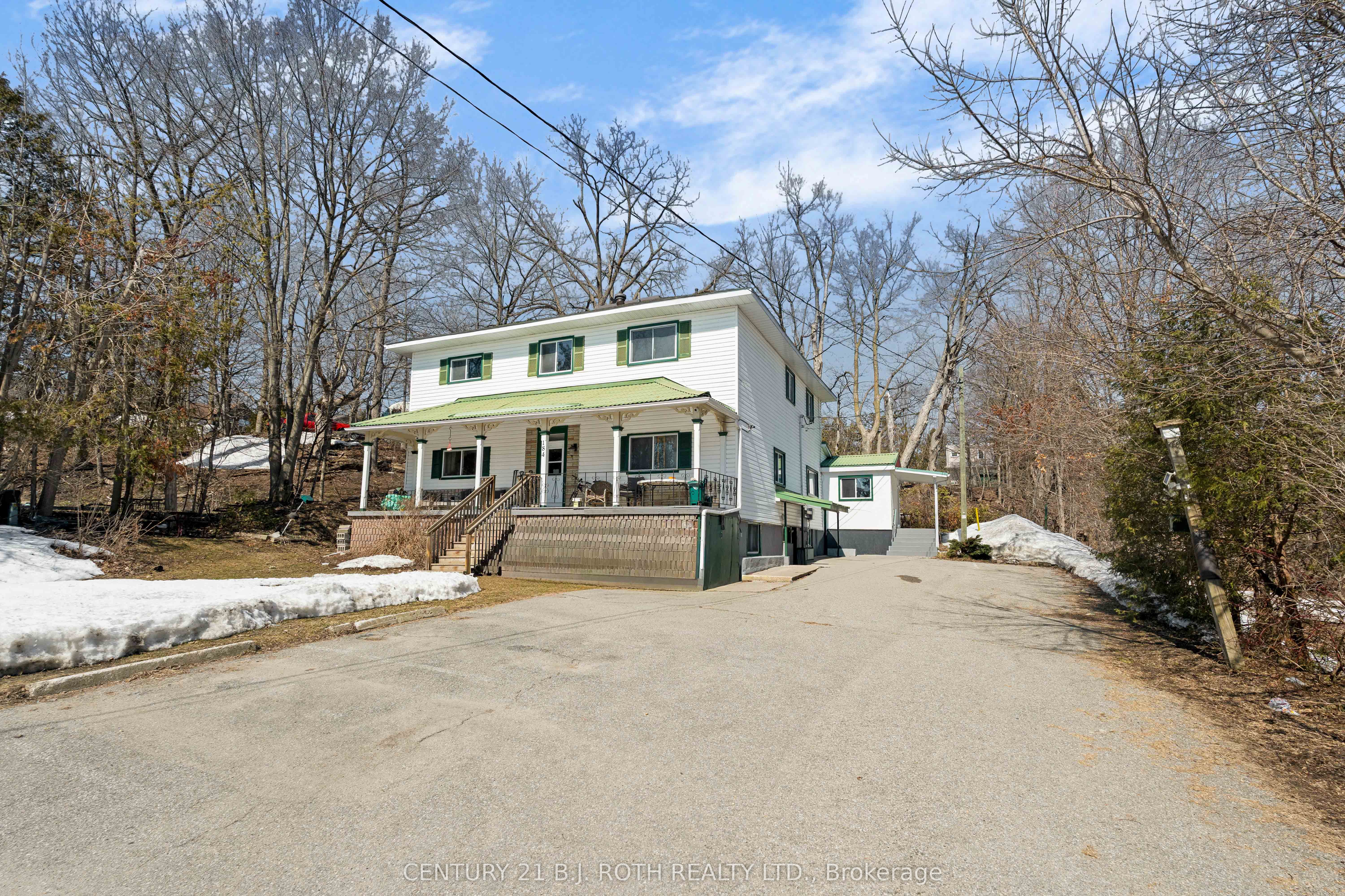 184 Borland Street E Property Photo 1