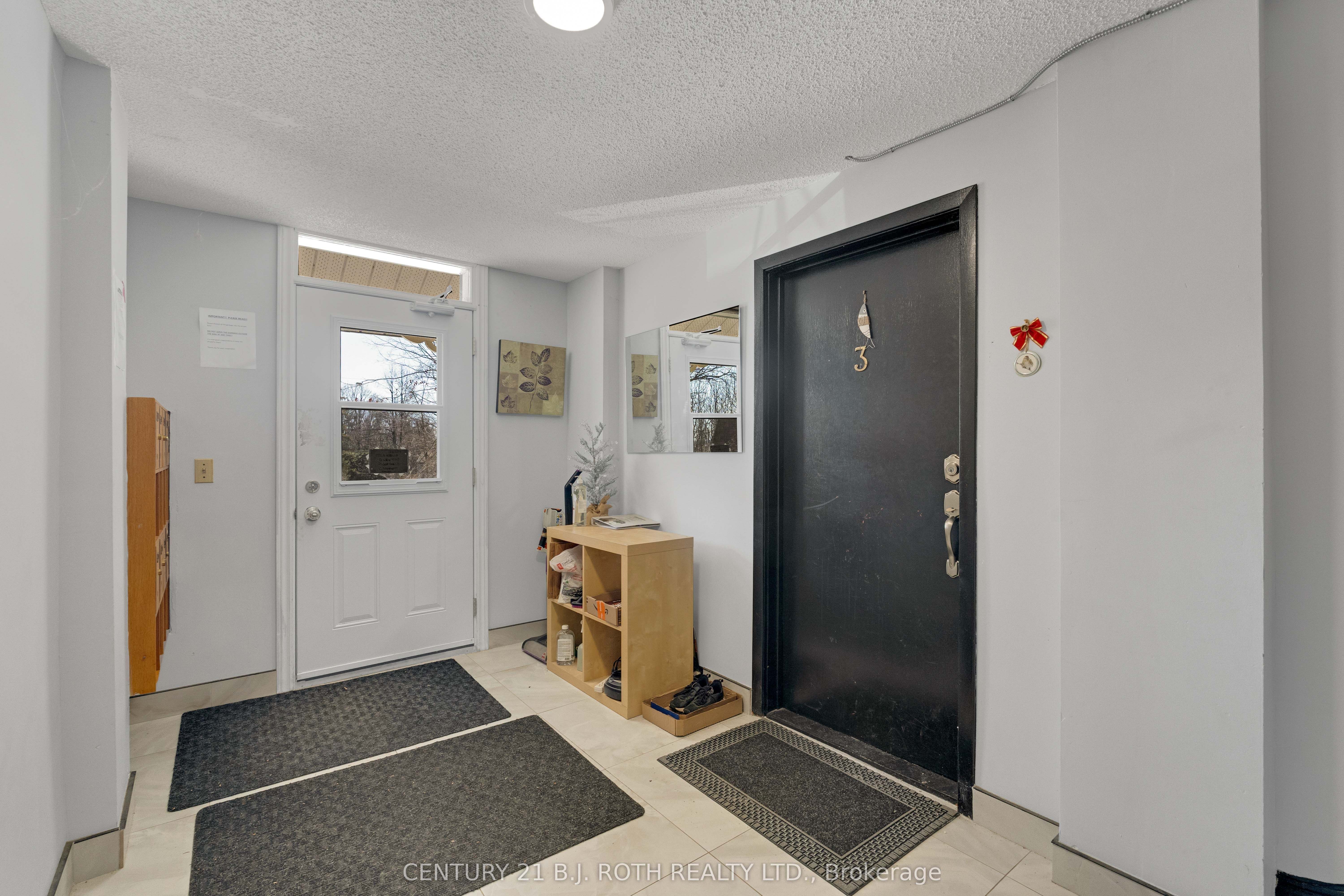 184 Borland Street E Property Photo 8