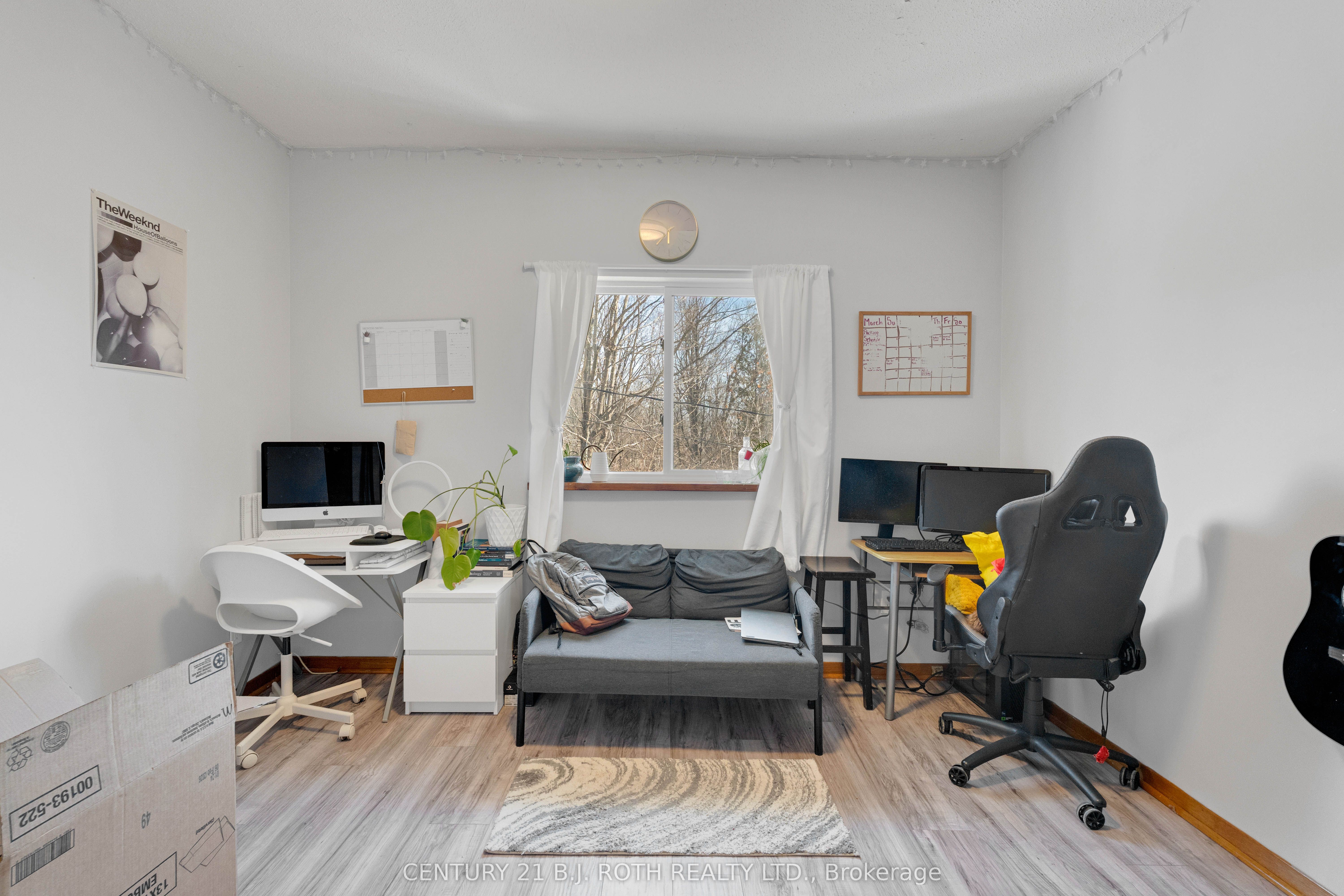 184 Borland Street E Property Photo 15