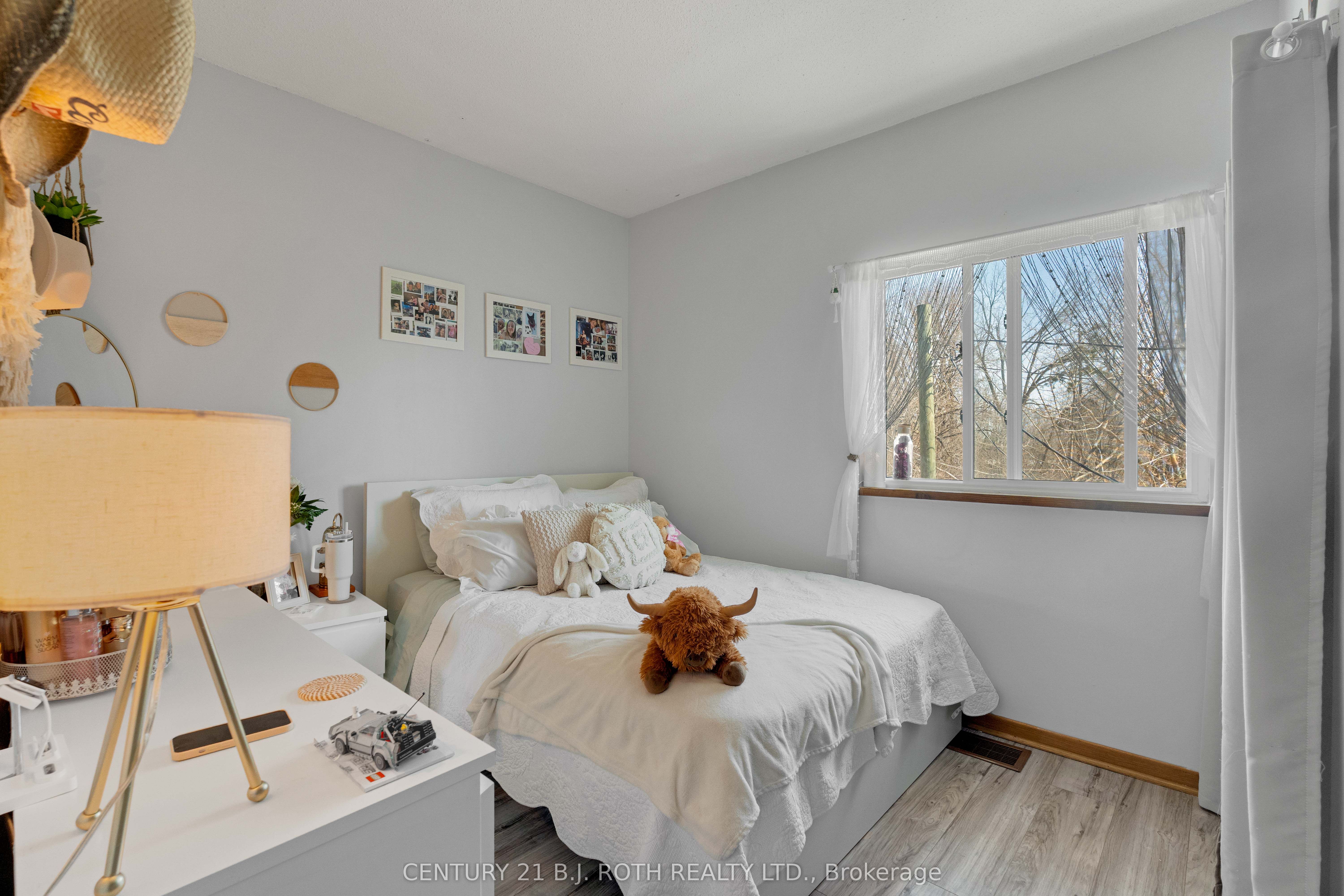184 Borland Street E Property Photo 17