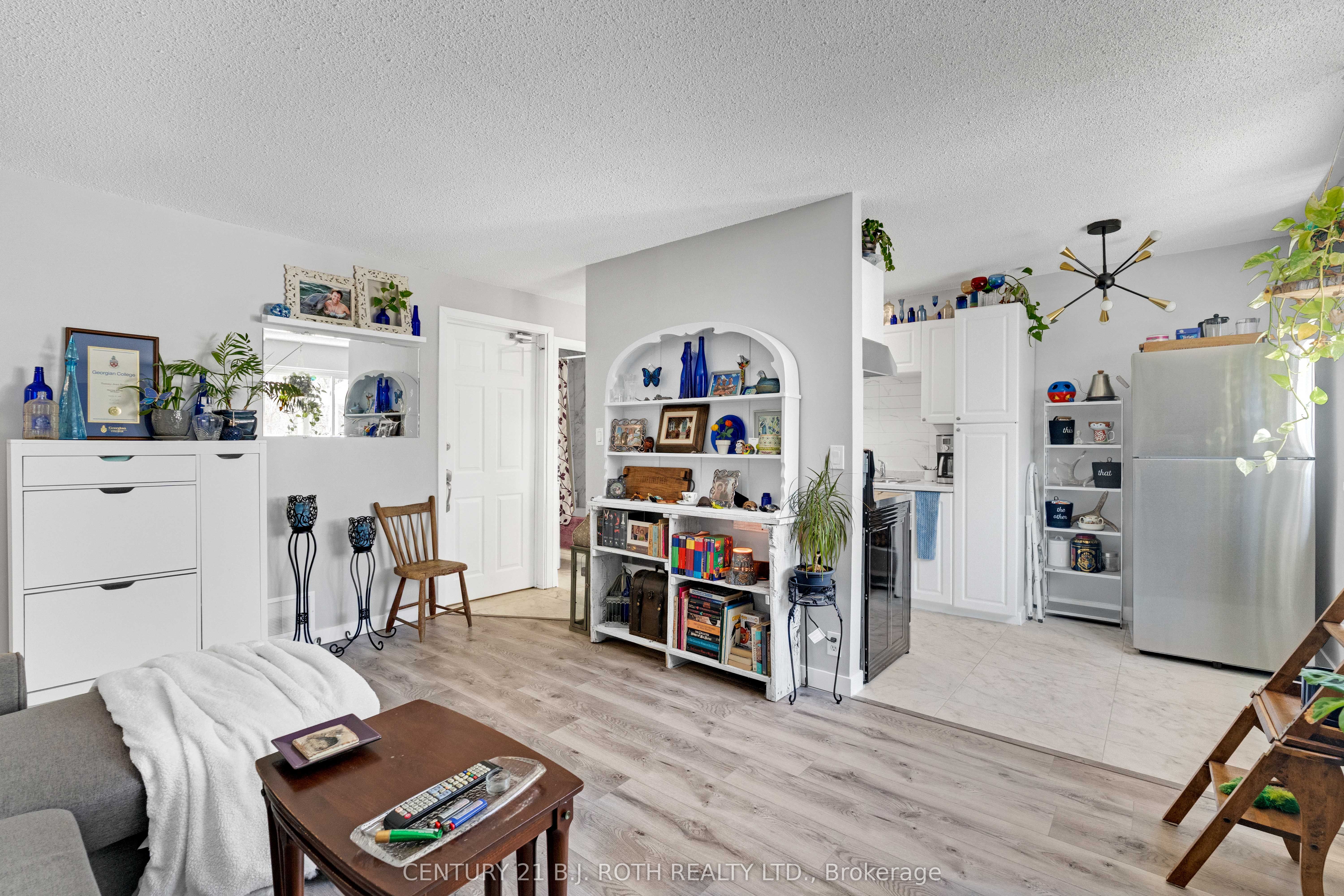 184 Borland Street E Property Photo 19