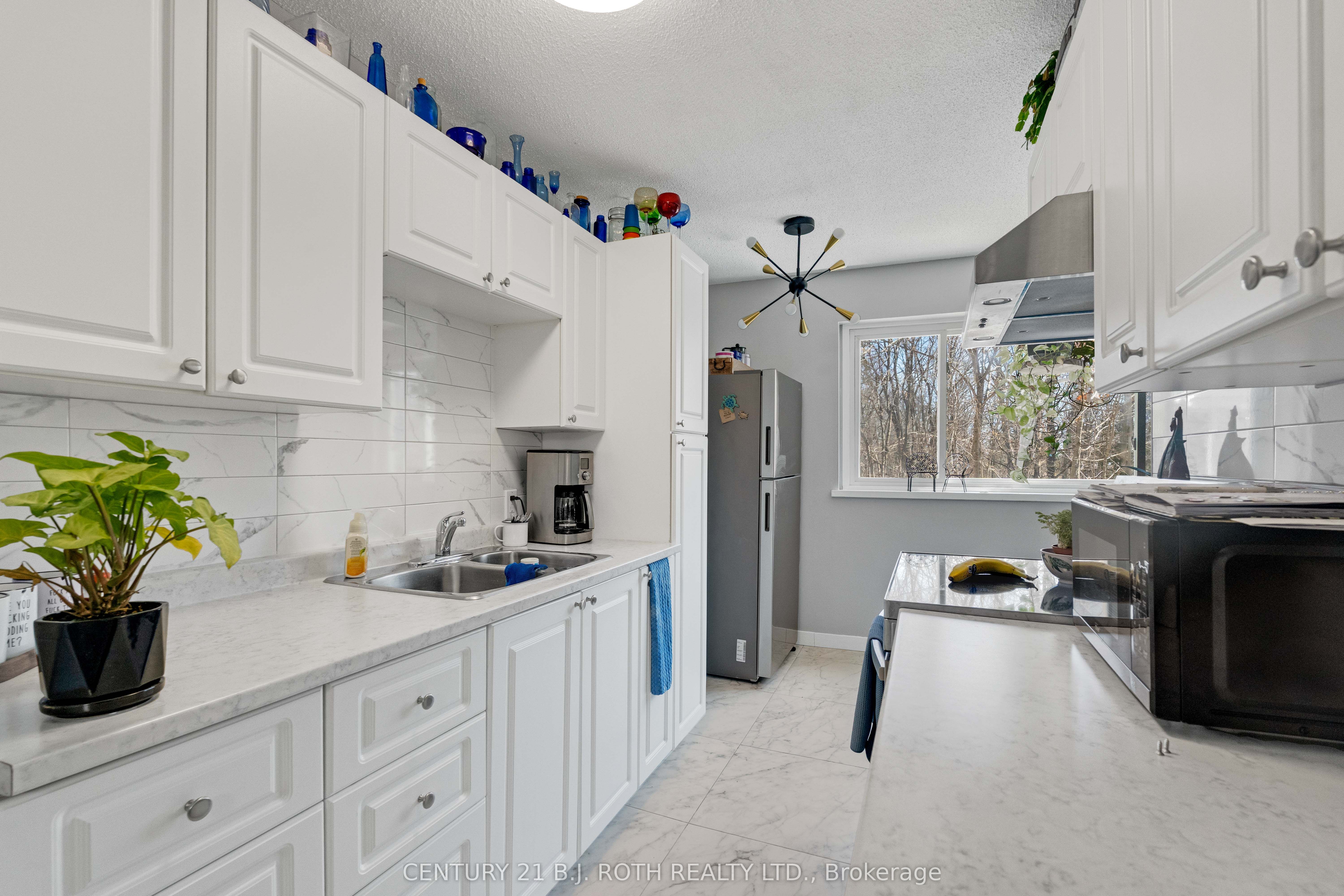 184 Borland Street E Property Photo 21