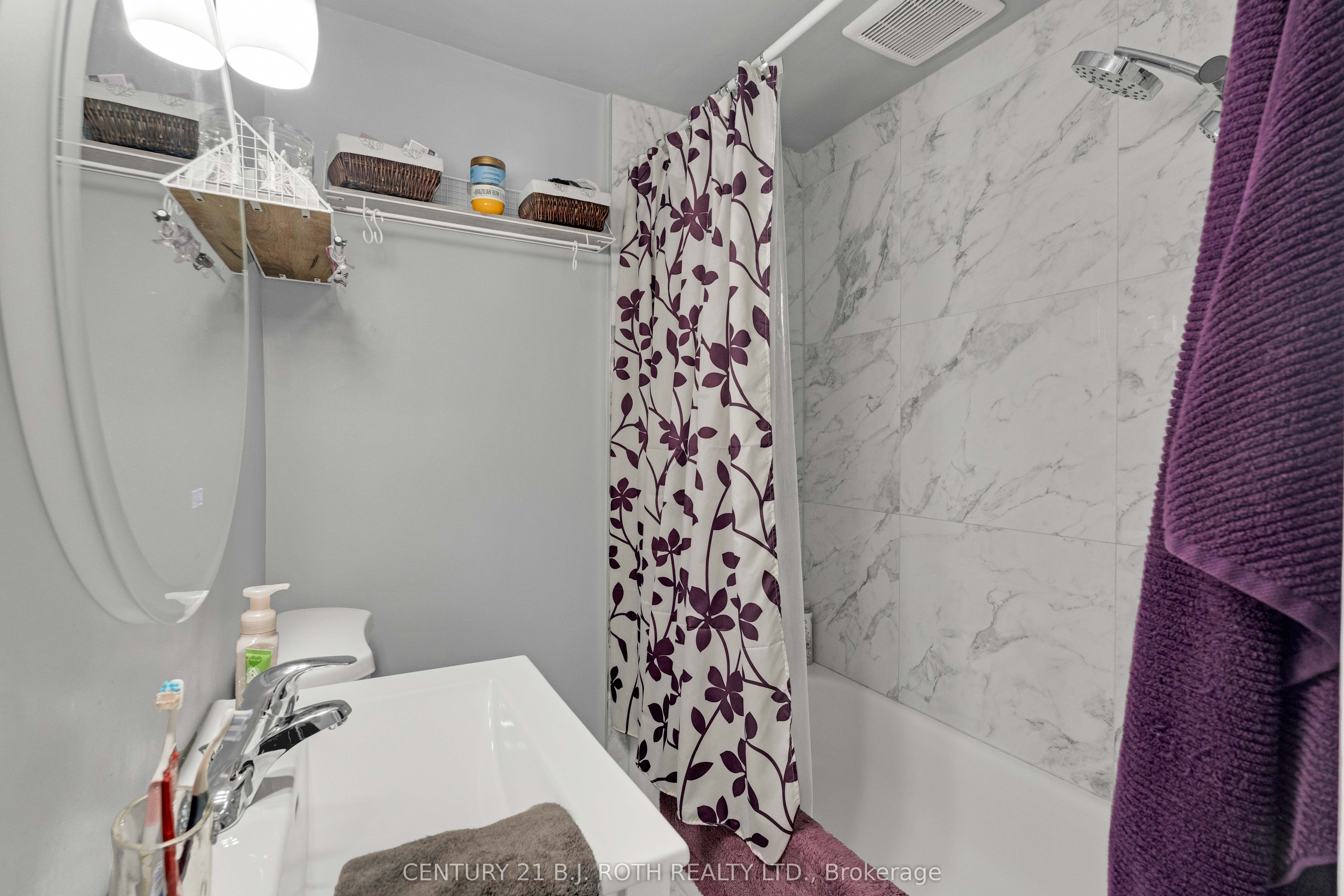 184 Borland Street E Property Photo 22