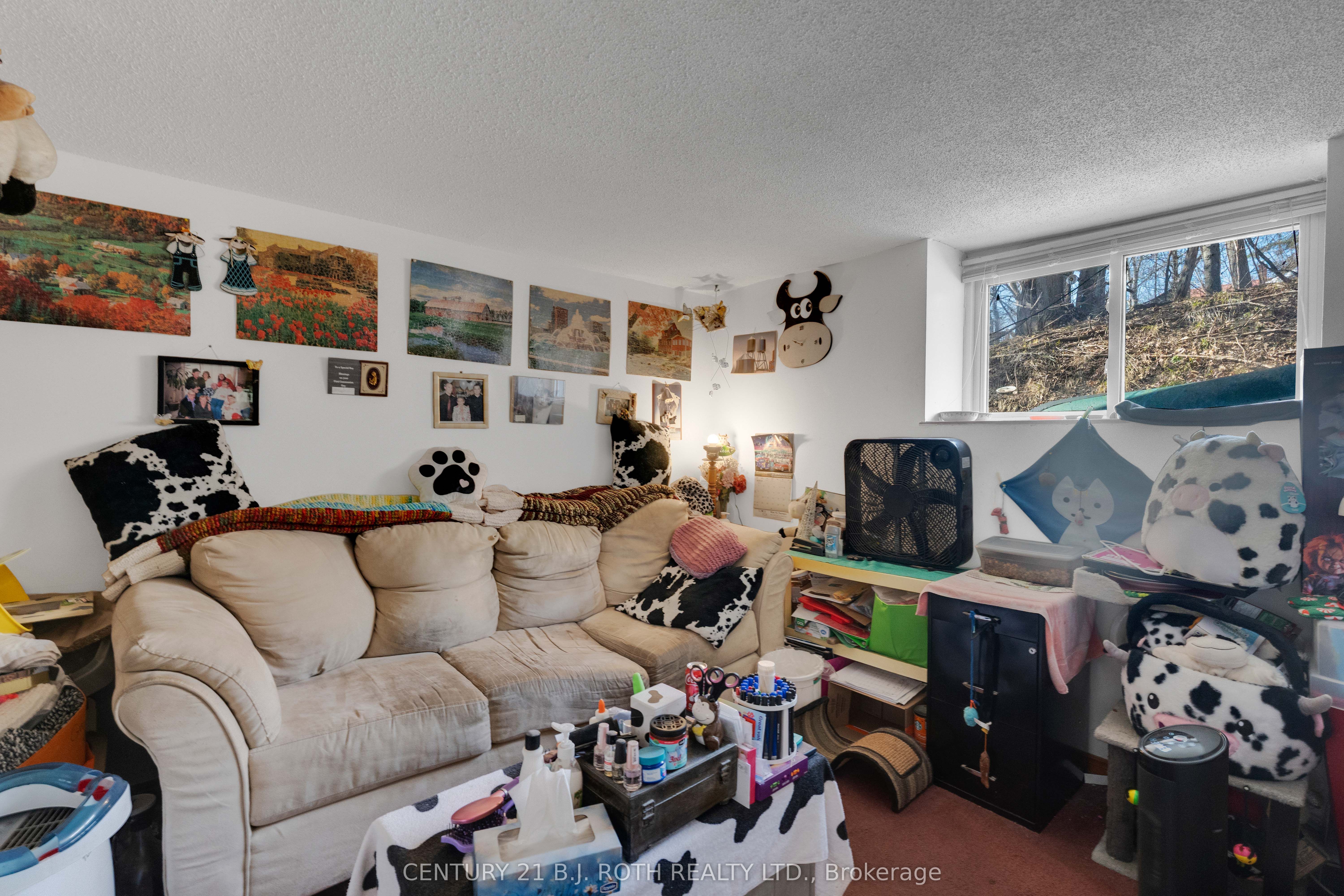 184 Borland Street E Property Photo 25