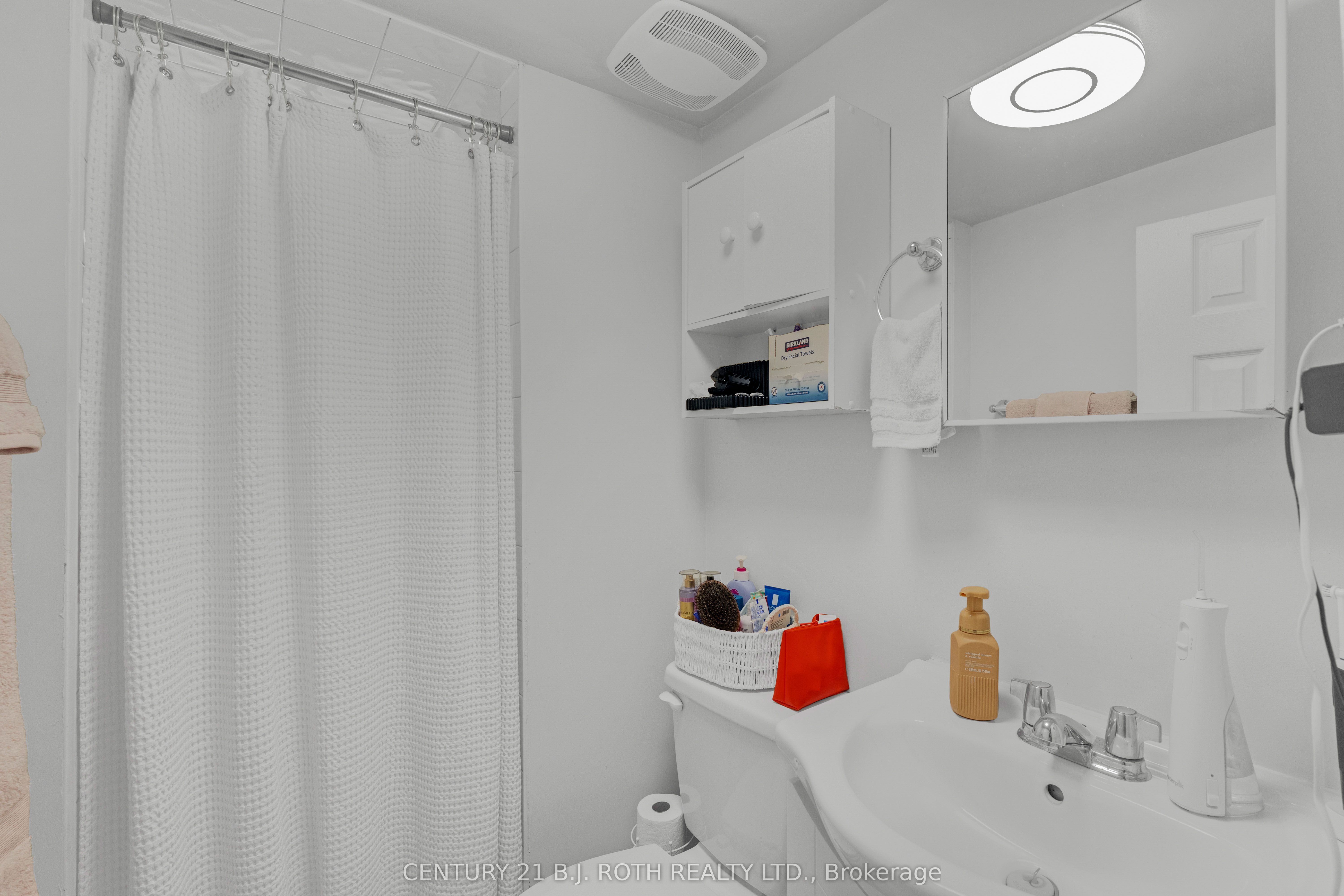 184 Borland Street E Property Photo 31