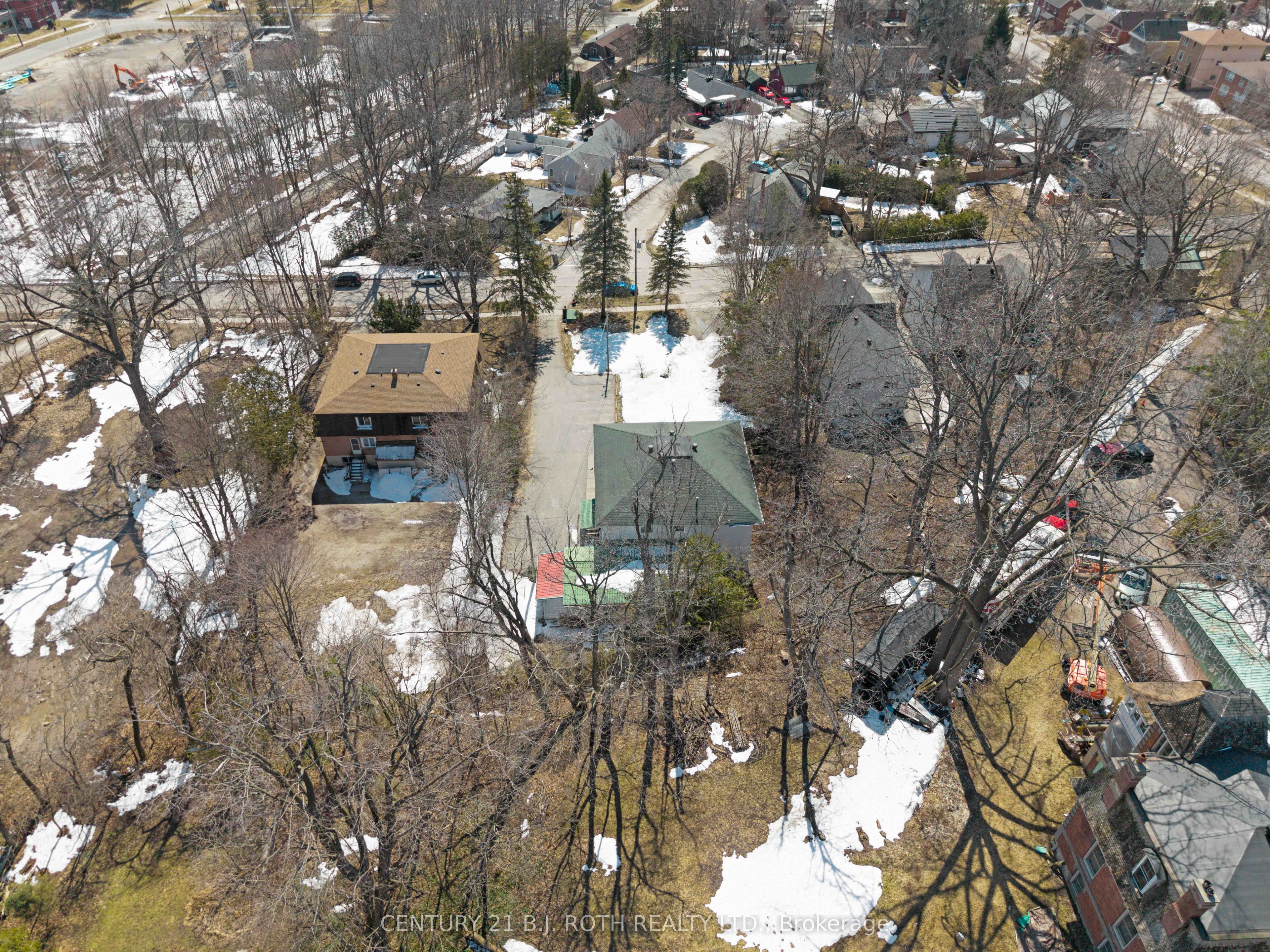 184 Borland Street E Property Photo 39