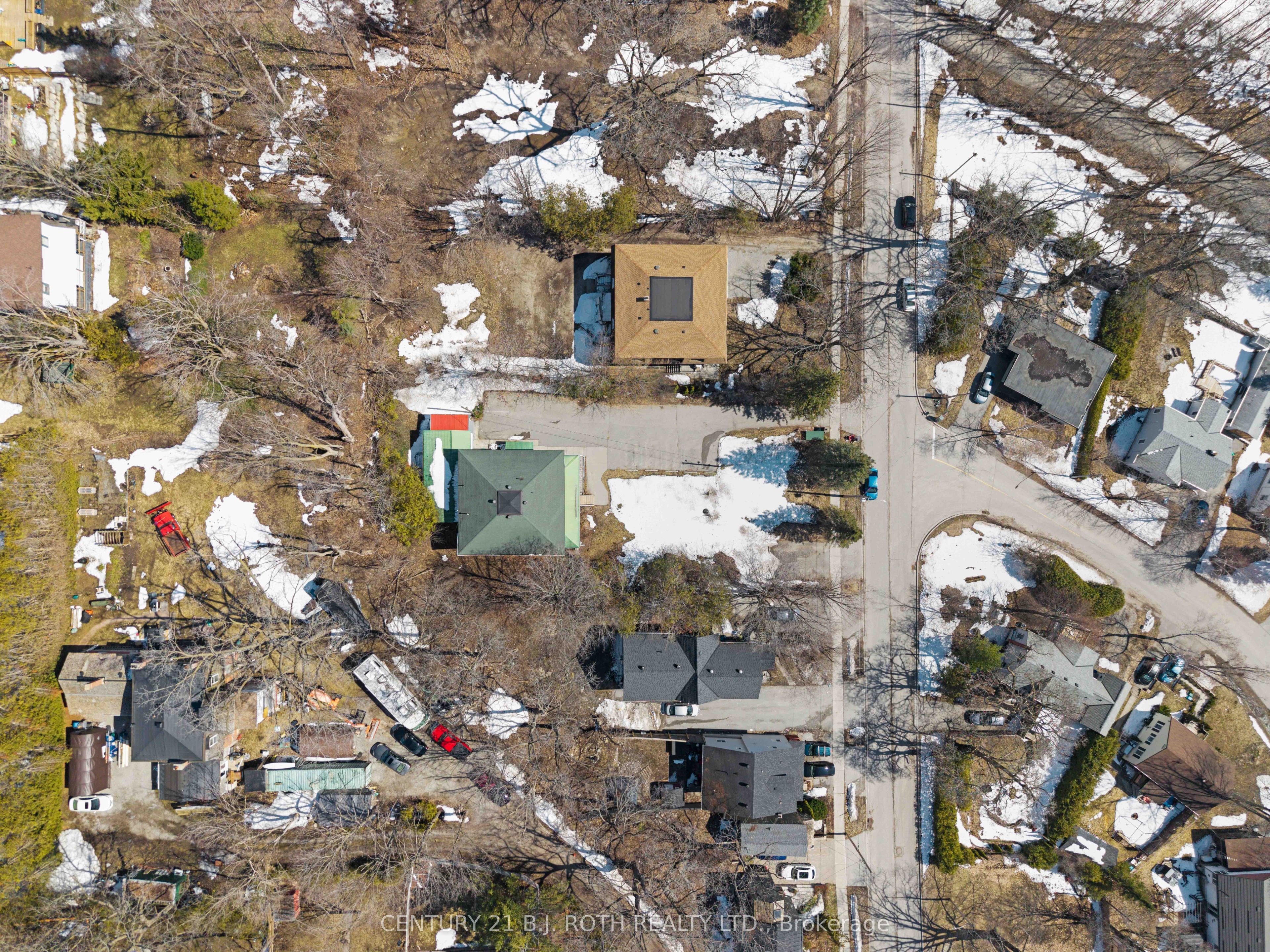 184 Borland Street E Property Photo 41