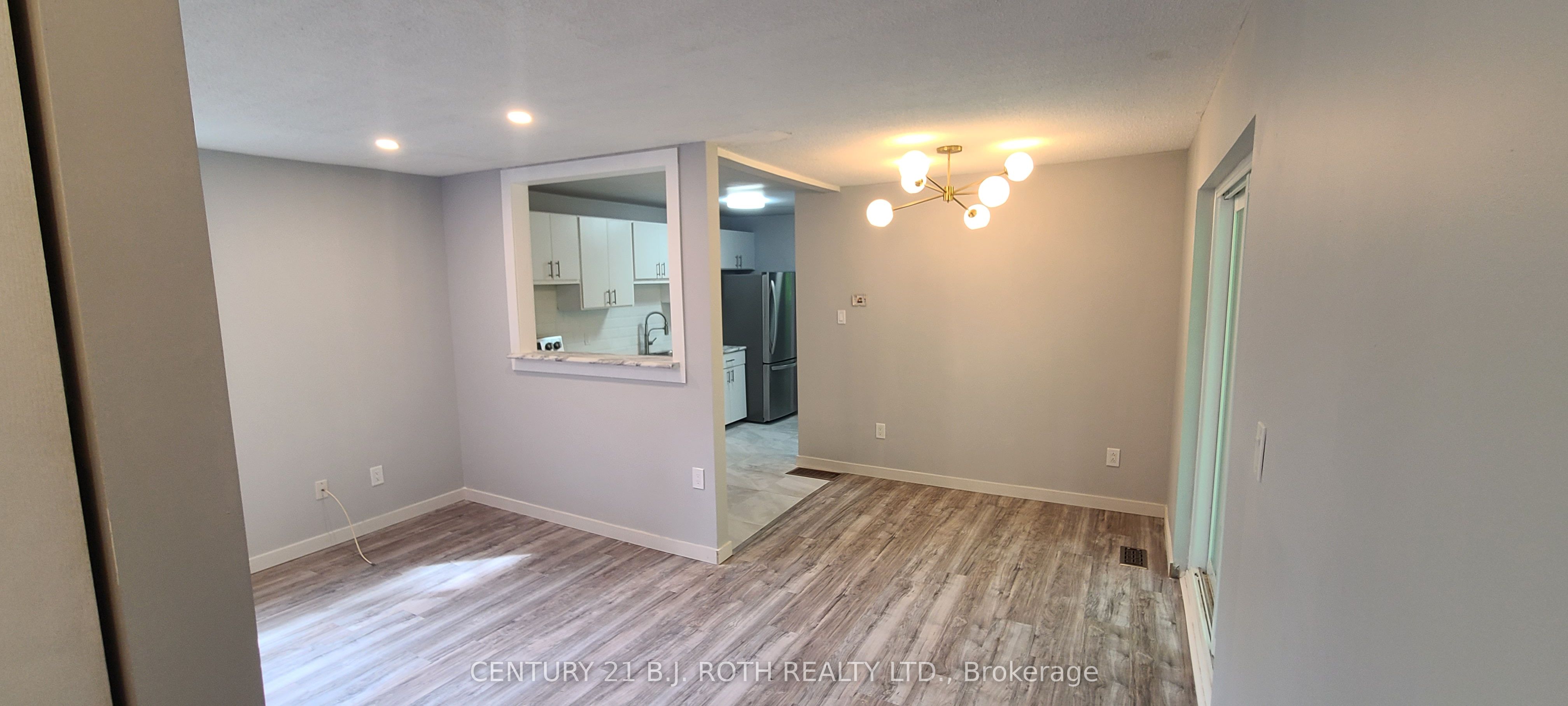 184 Borland Street E Property Photo 45