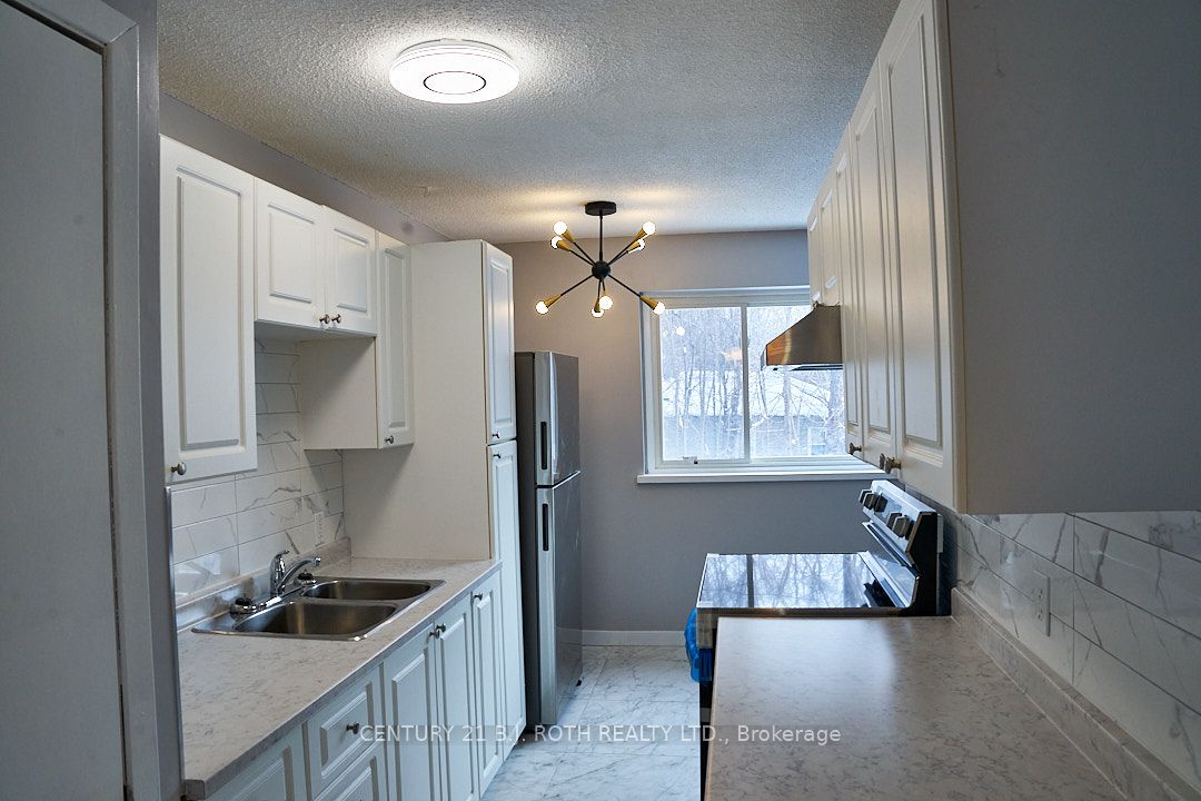 184 Borland Street E Property Photo 47
