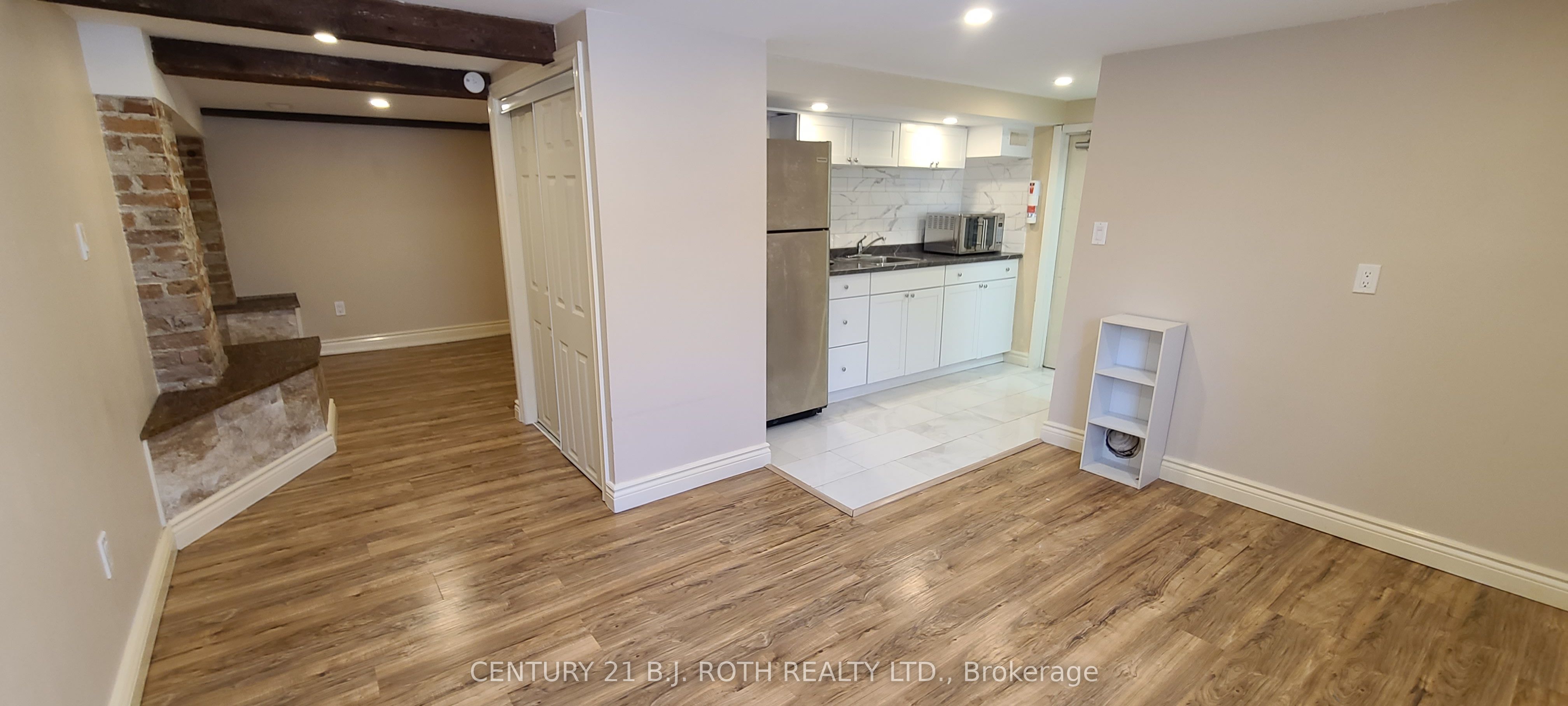184 Borland Street E Property Photo 49