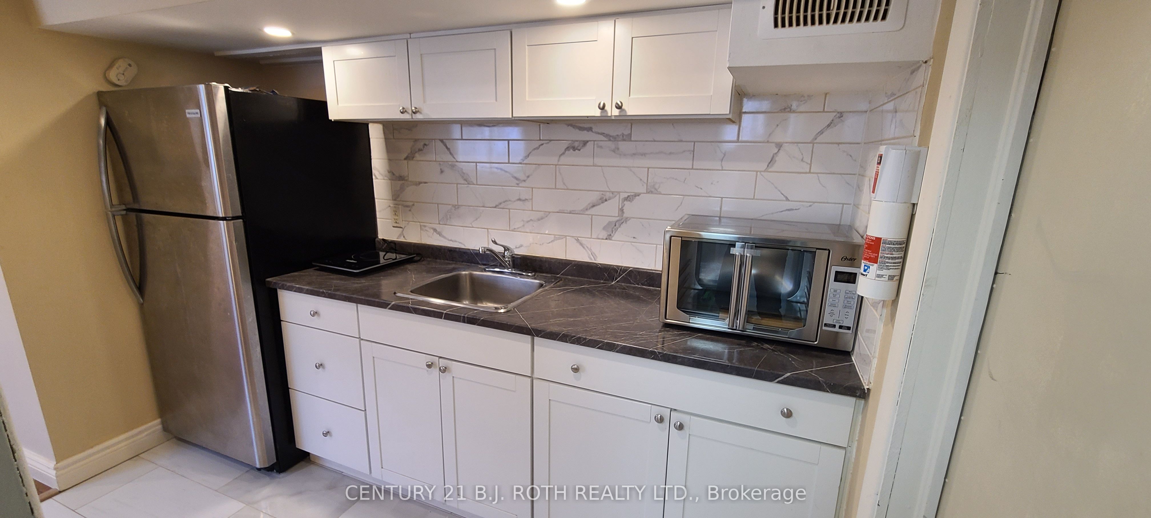 184 Borland Street E Property Photo 50