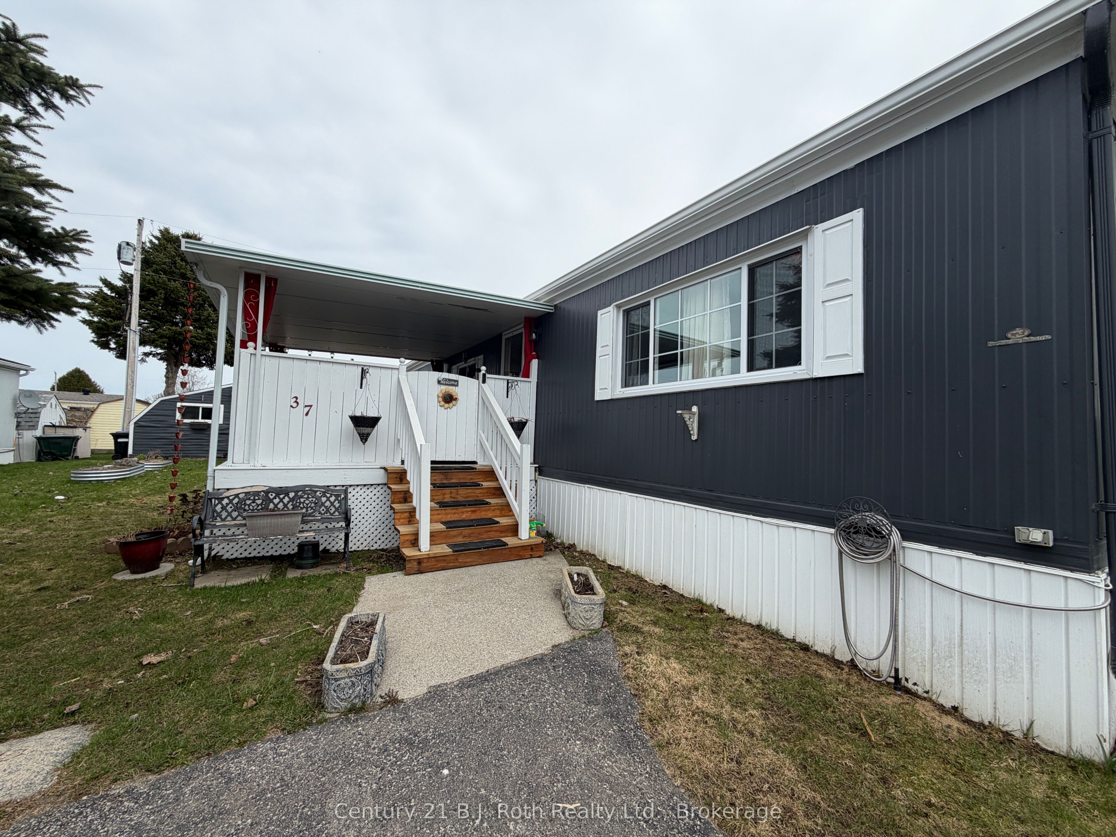 37 Berts Road Property Photo 1
