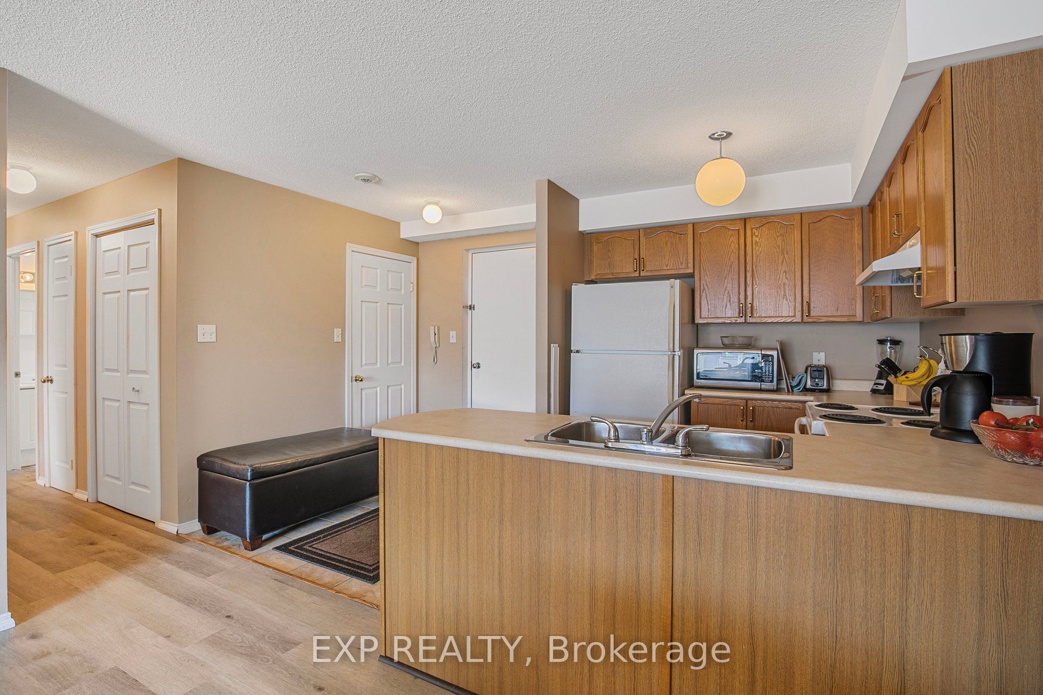 107 Bond Street 303 Property Photo 8
