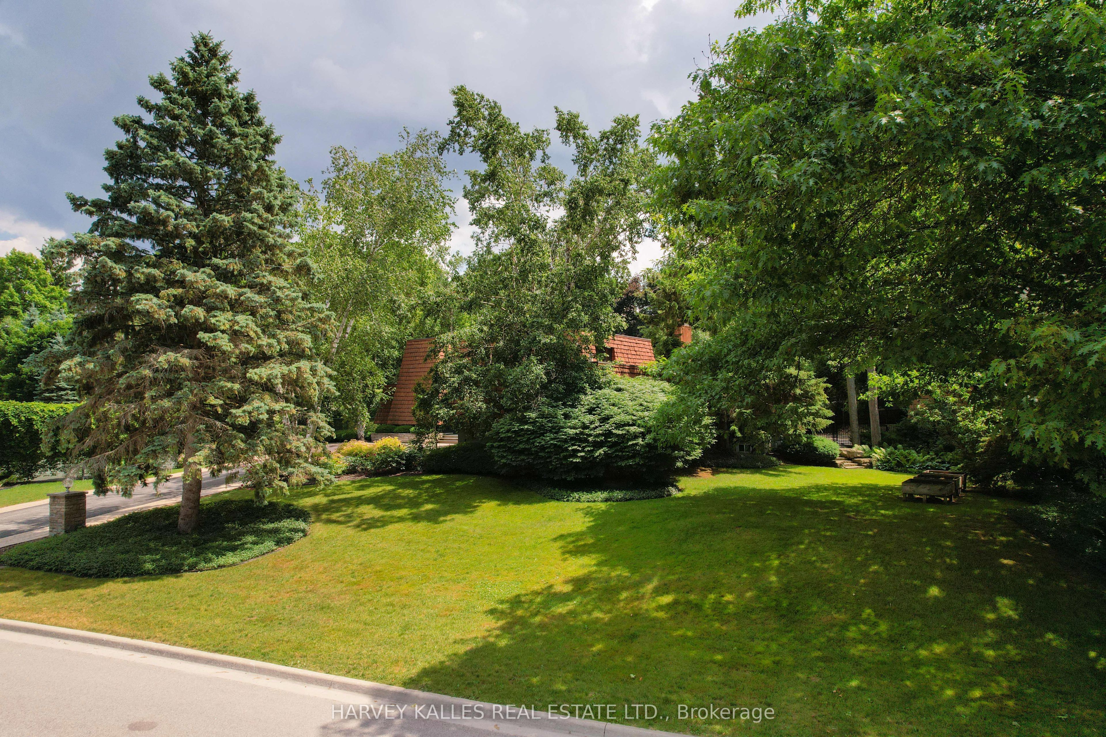 23 Royal Oak Drive Property Photo 28