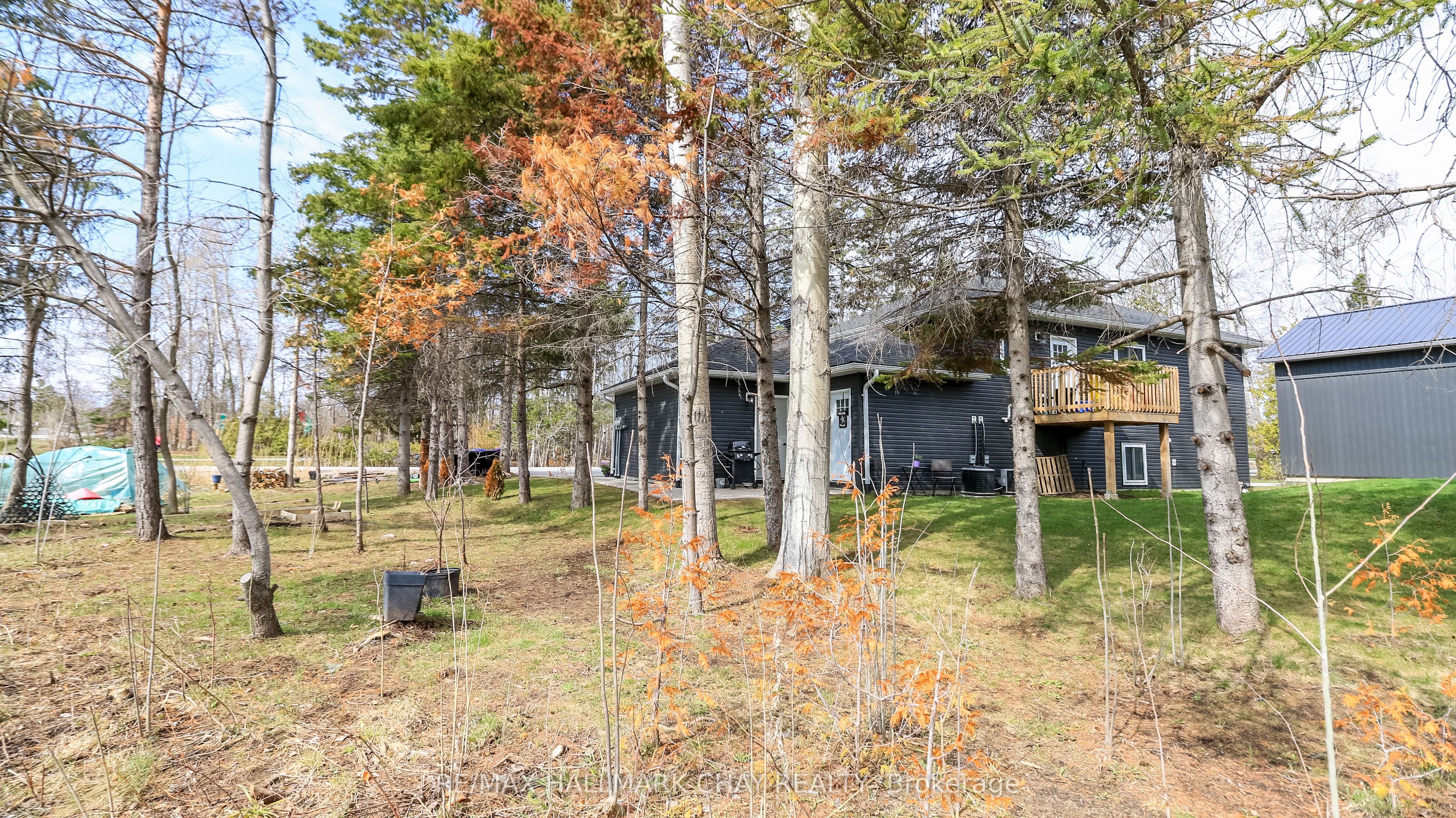 2082 Centre Avenue Property Photo 9