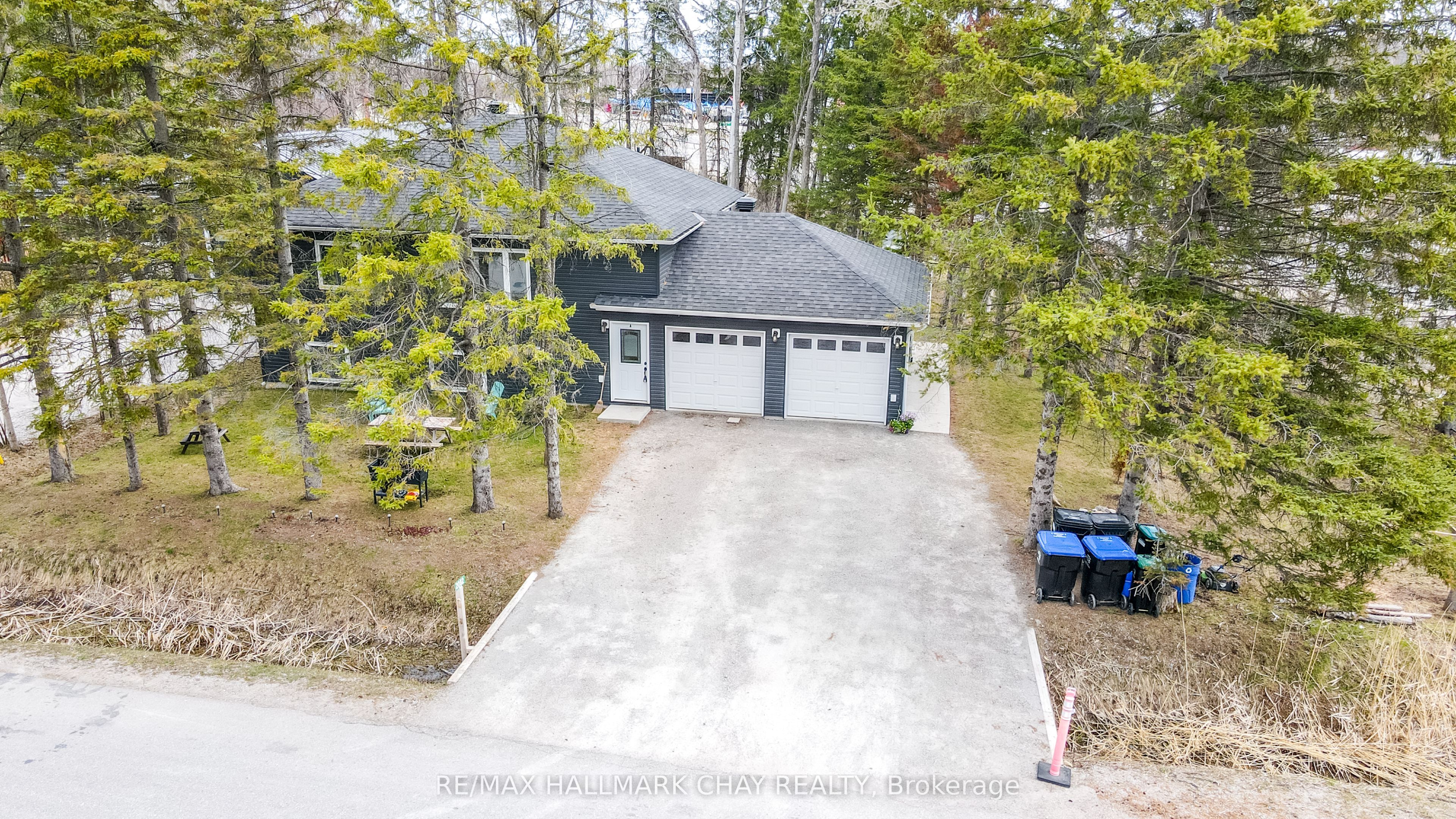 2082 Centre Avenue Property Photo 15