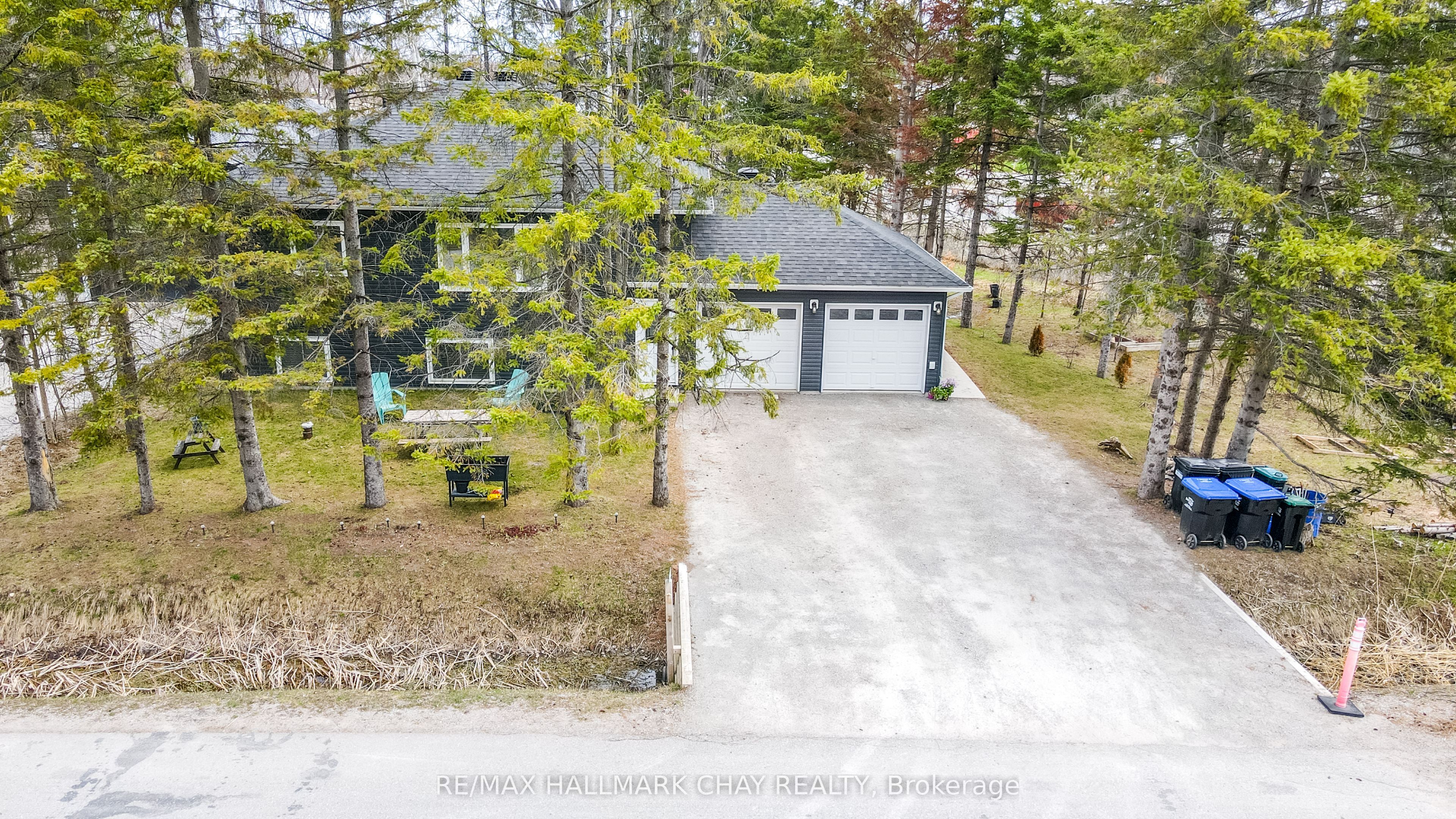 2082 Centre Avenue Property Photo 16