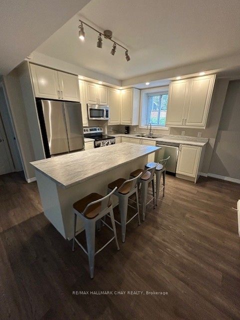 2082 Centre Avenue Property Photo 18