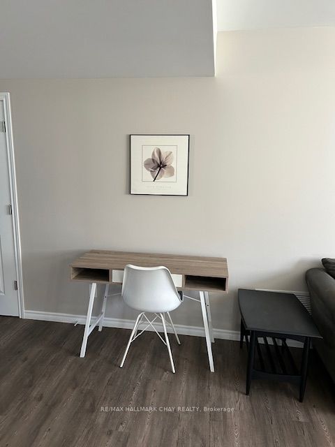 2082 Centre Avenue Property Photo 24