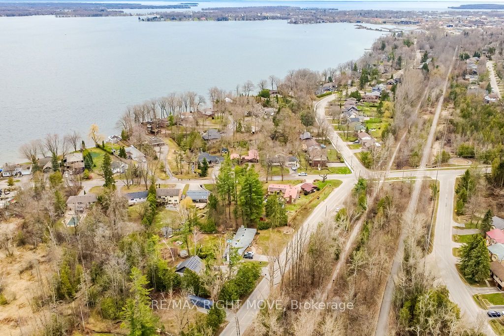 454 Bay Street Property Photo 10
