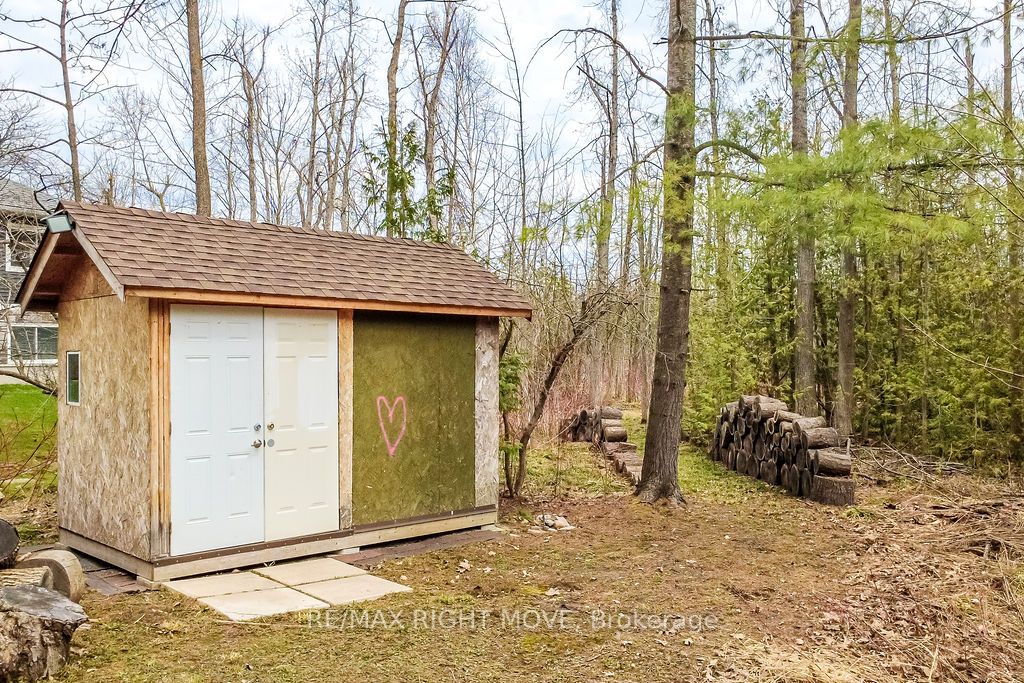 454 Bay Street Property Photo 13