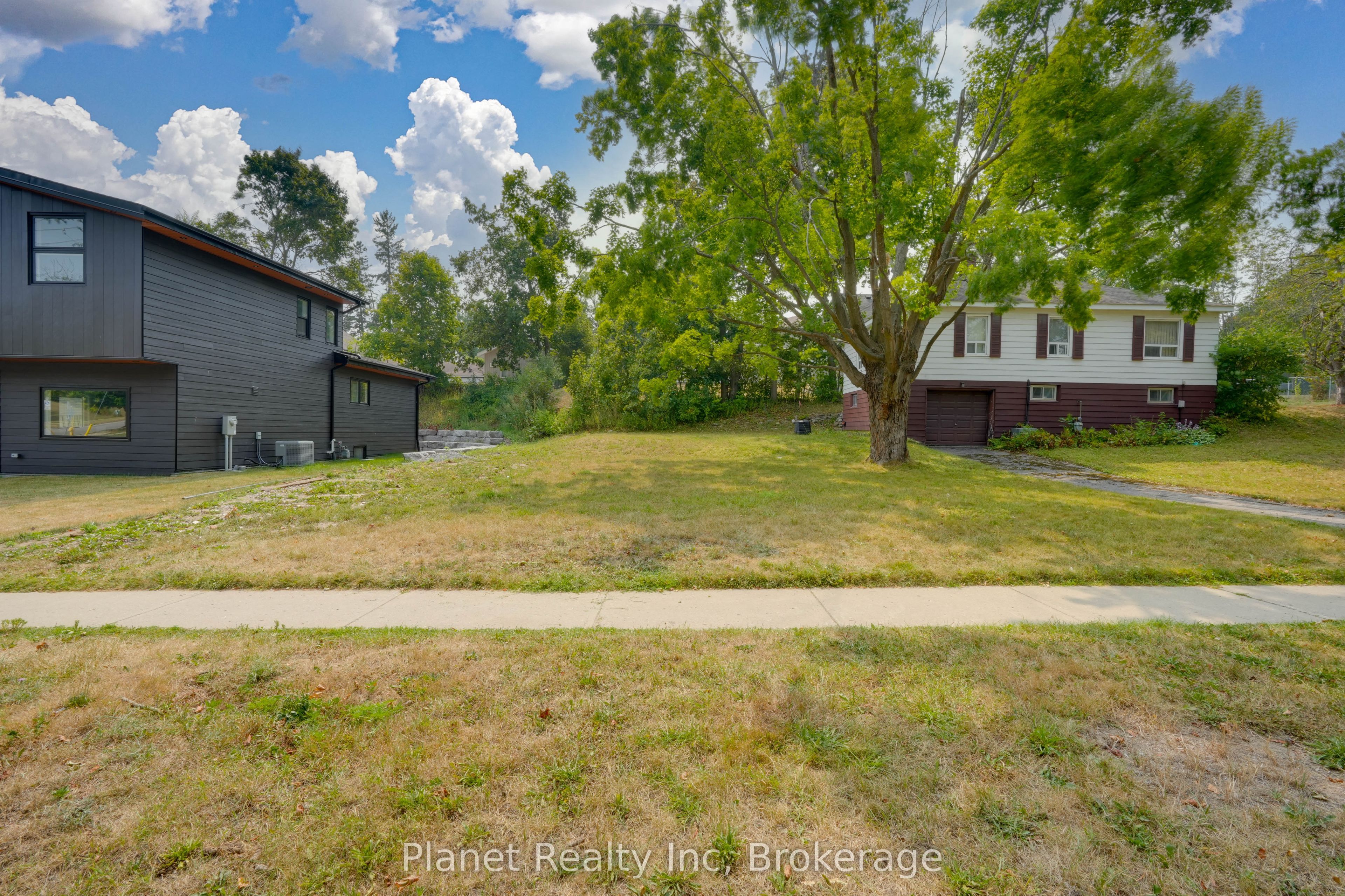 170 Berczy Street Property Photo 6