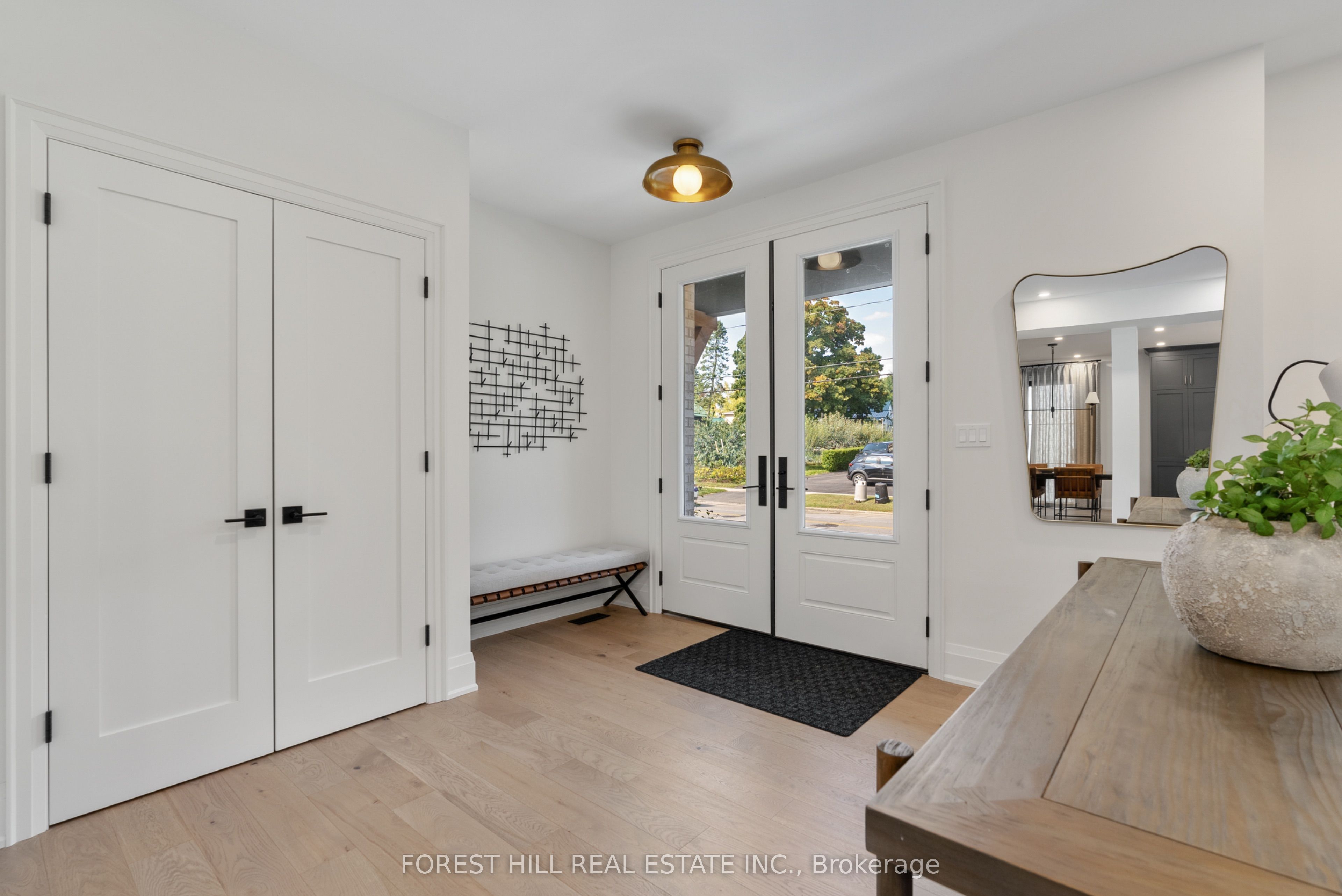 271 Codrington Street Property Photo 3