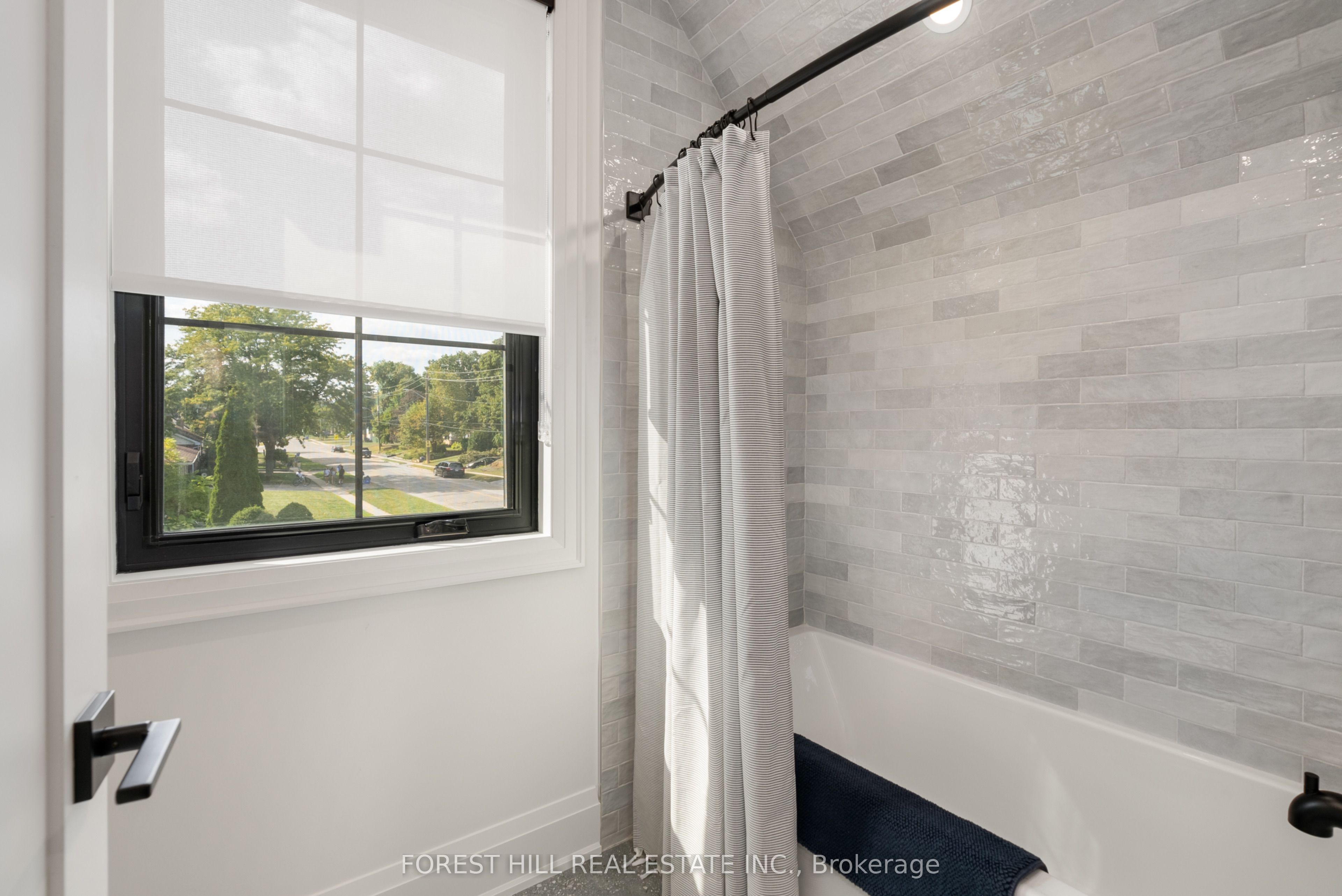 271 Codrington Street Property Photo 32