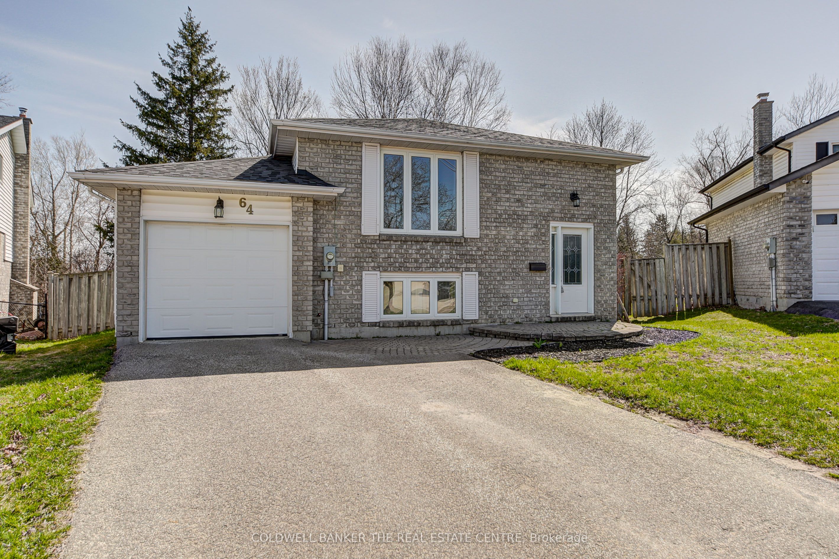 64 Mcconkey Place Lower Property Photo 1