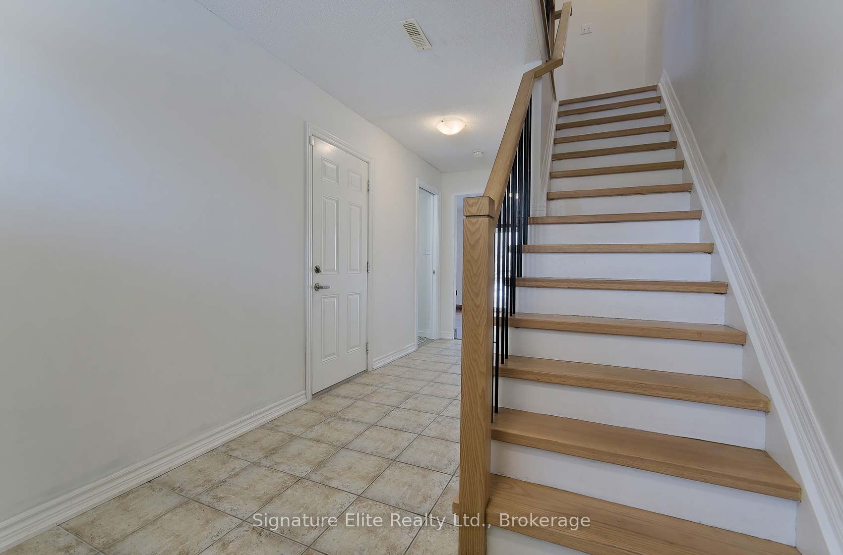 57 Ferndale Drive S 7 Property Photo 6