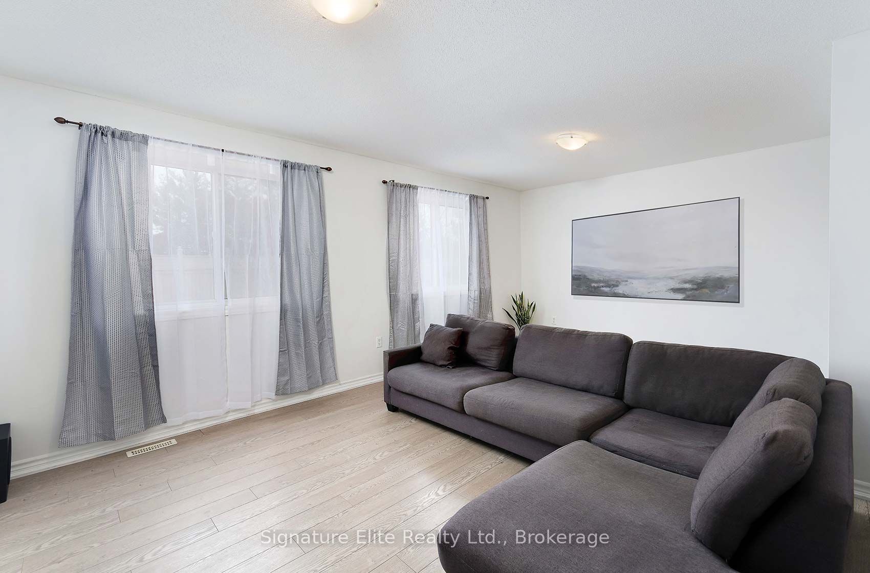57 Ferndale Drive S 7 Property Photo 8