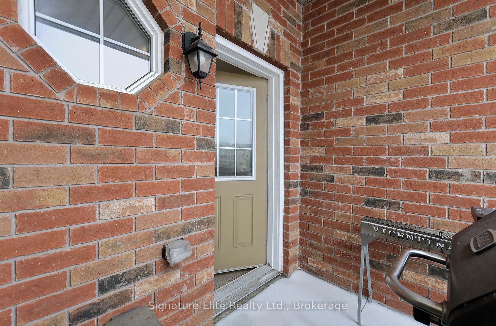 57 Ferndale Drive S 7 Property Photo 15