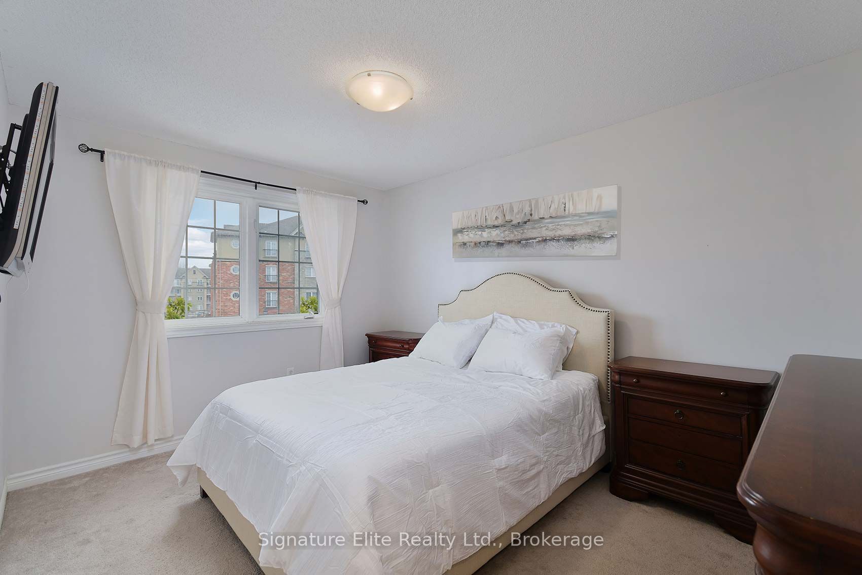 57 Ferndale Drive S 7 Property Photo 19