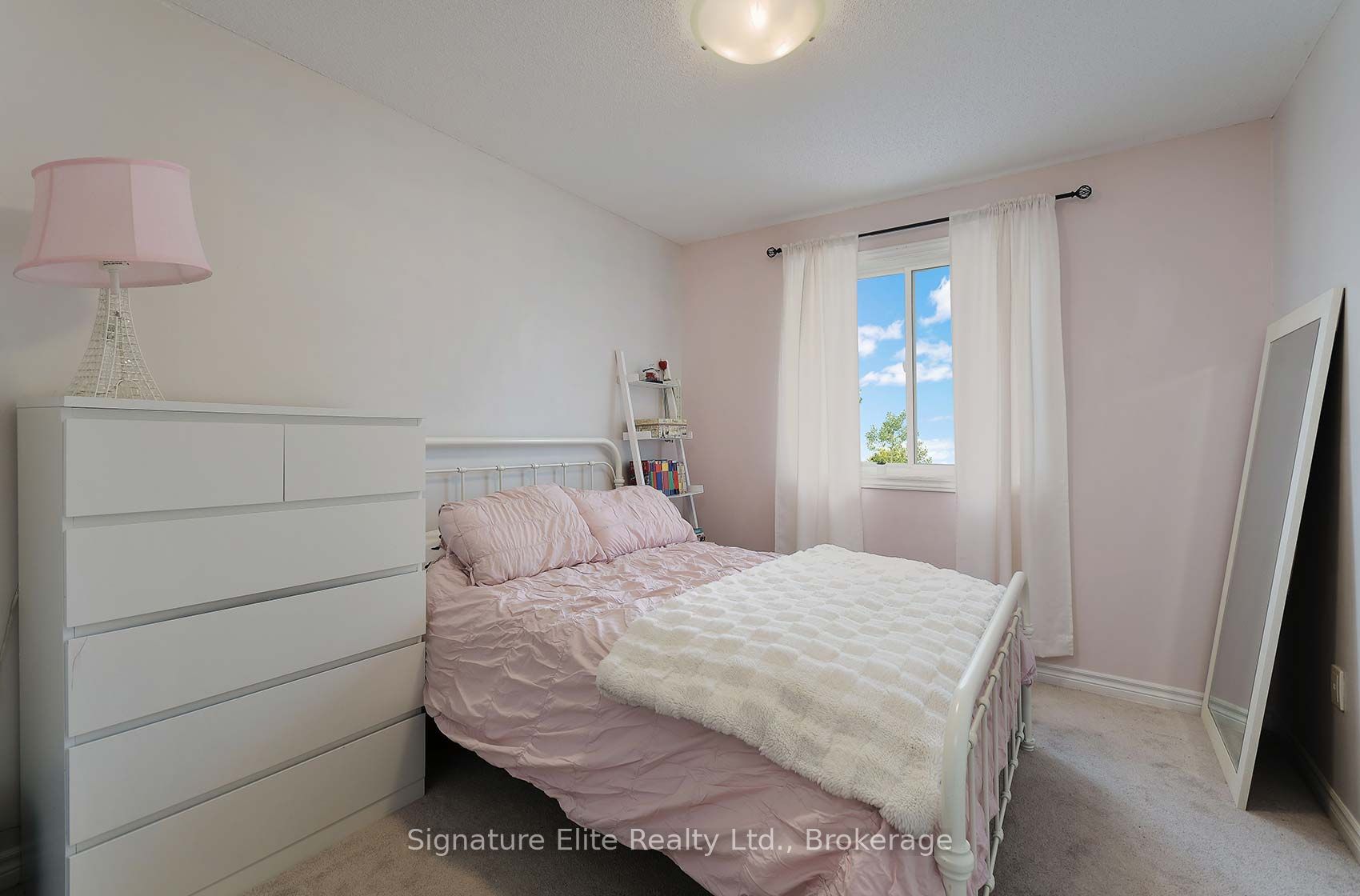 57 Ferndale Drive S 7 Property Photo 22