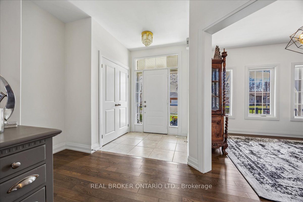 215 Centre Street Property Photo 5