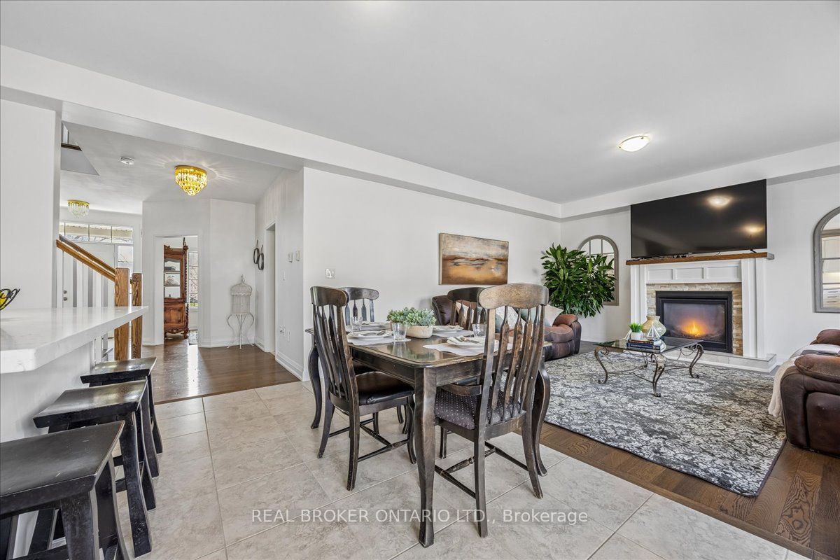 215 Centre Street Property Photo 9