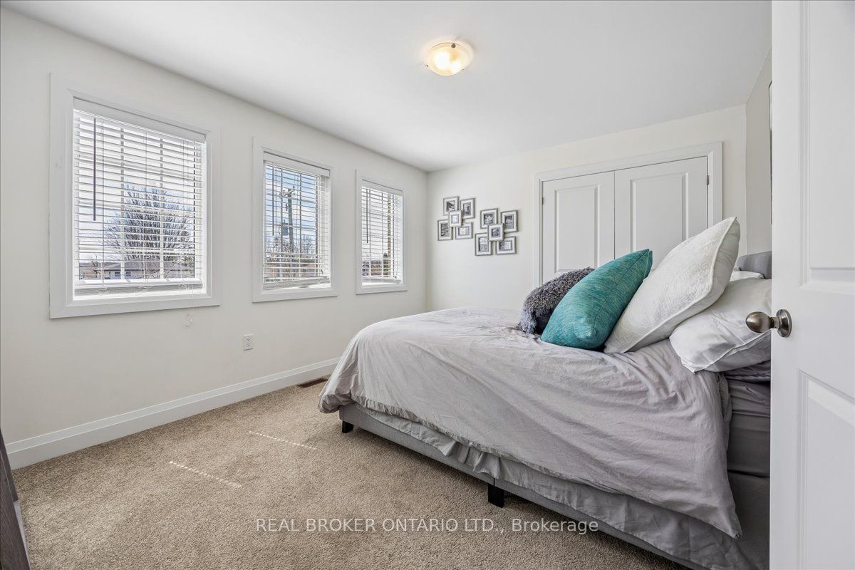215 Centre Street Property Photo 17