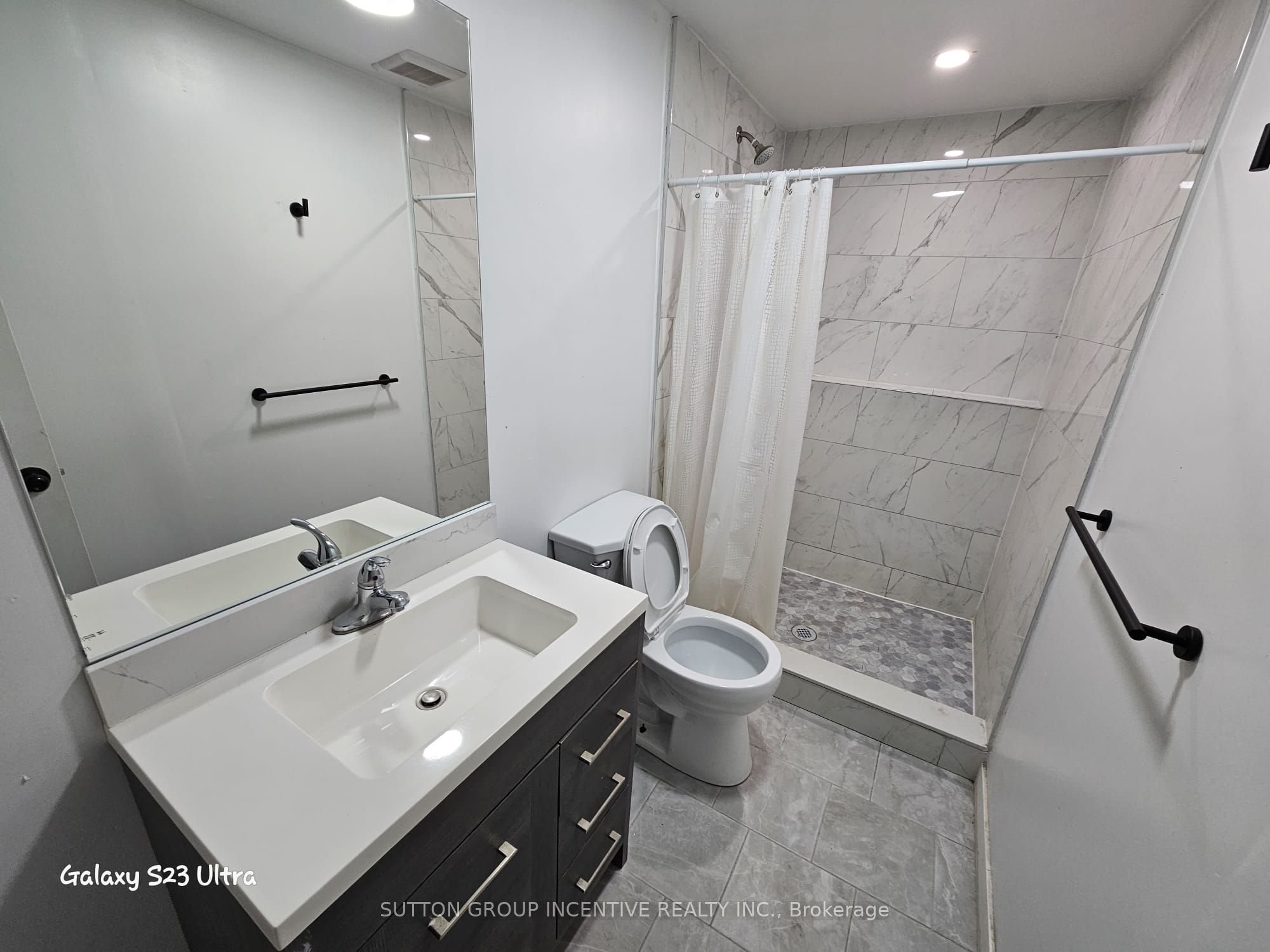 52 Marilyn Avenue S Property Photo 13
