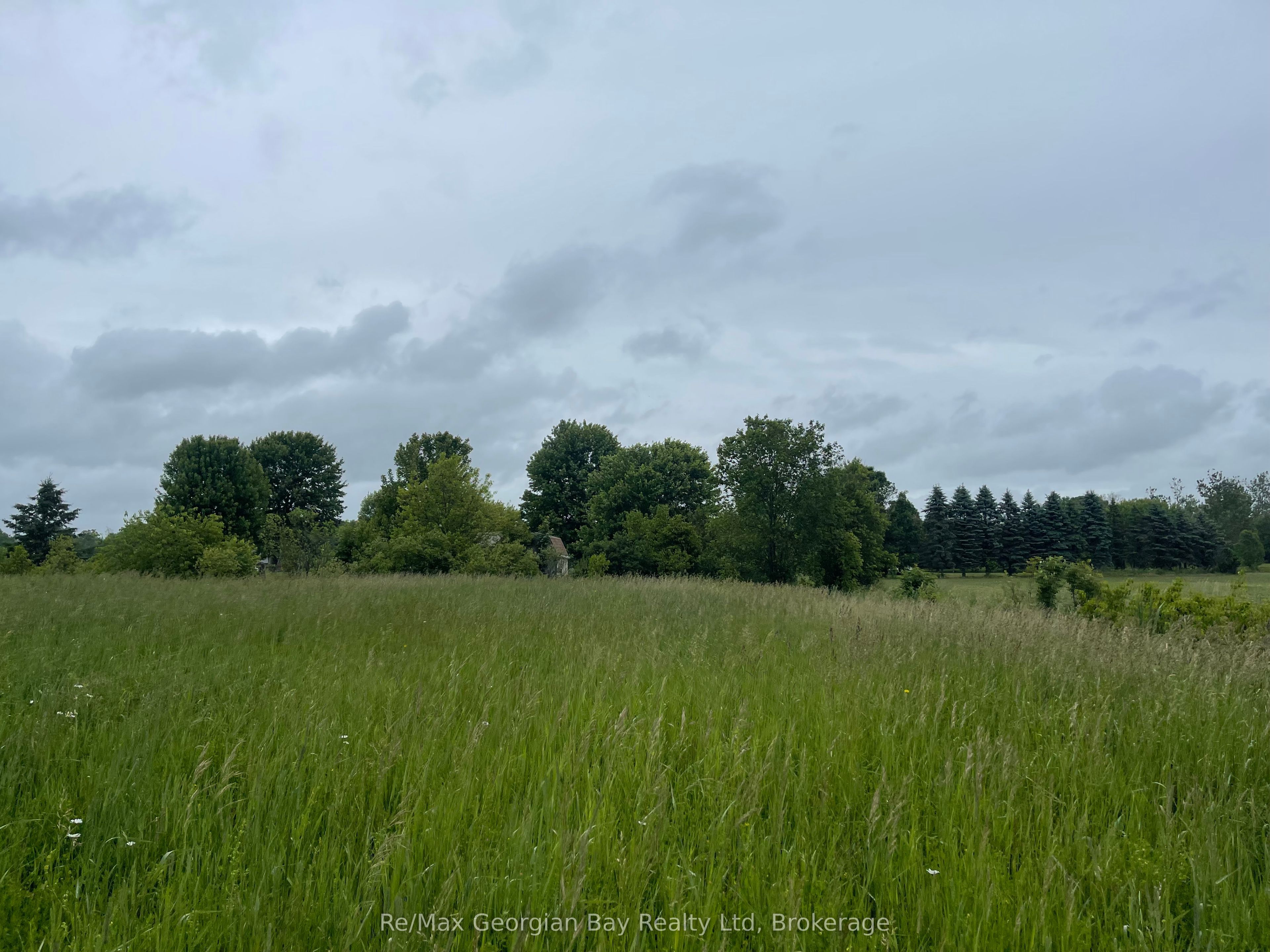 1744 Balkwill Line Property Photo 2