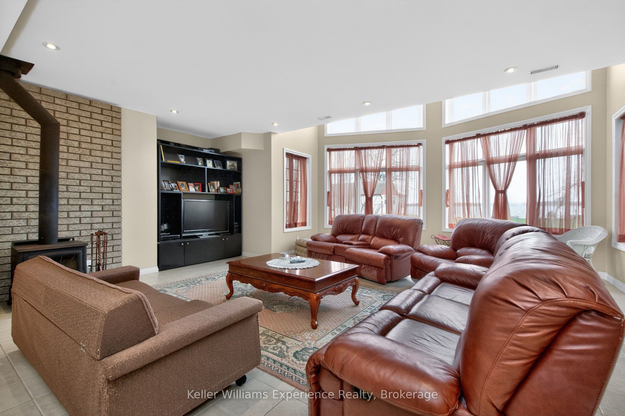 81 Silver Birch Crescent Property Photo 7
