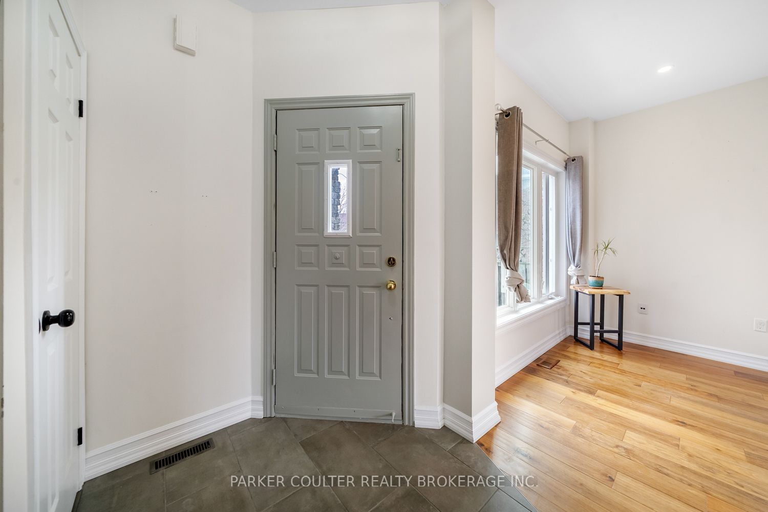 151 Raymond Crescent Property Photo 2