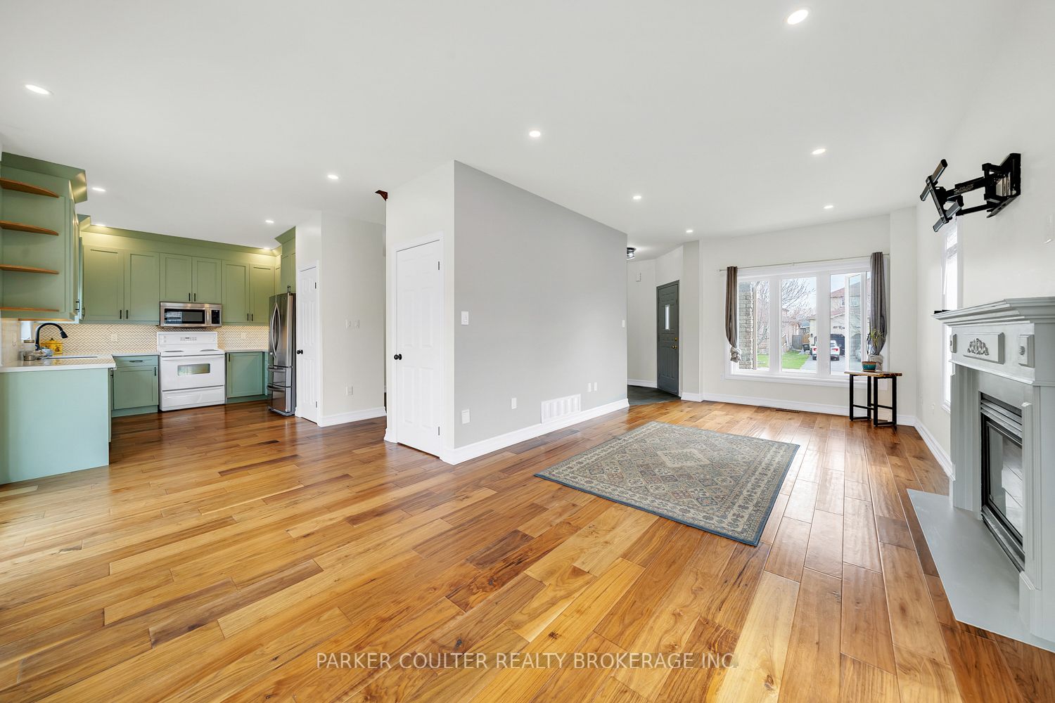 151 Raymond Crescent Property Photo 8