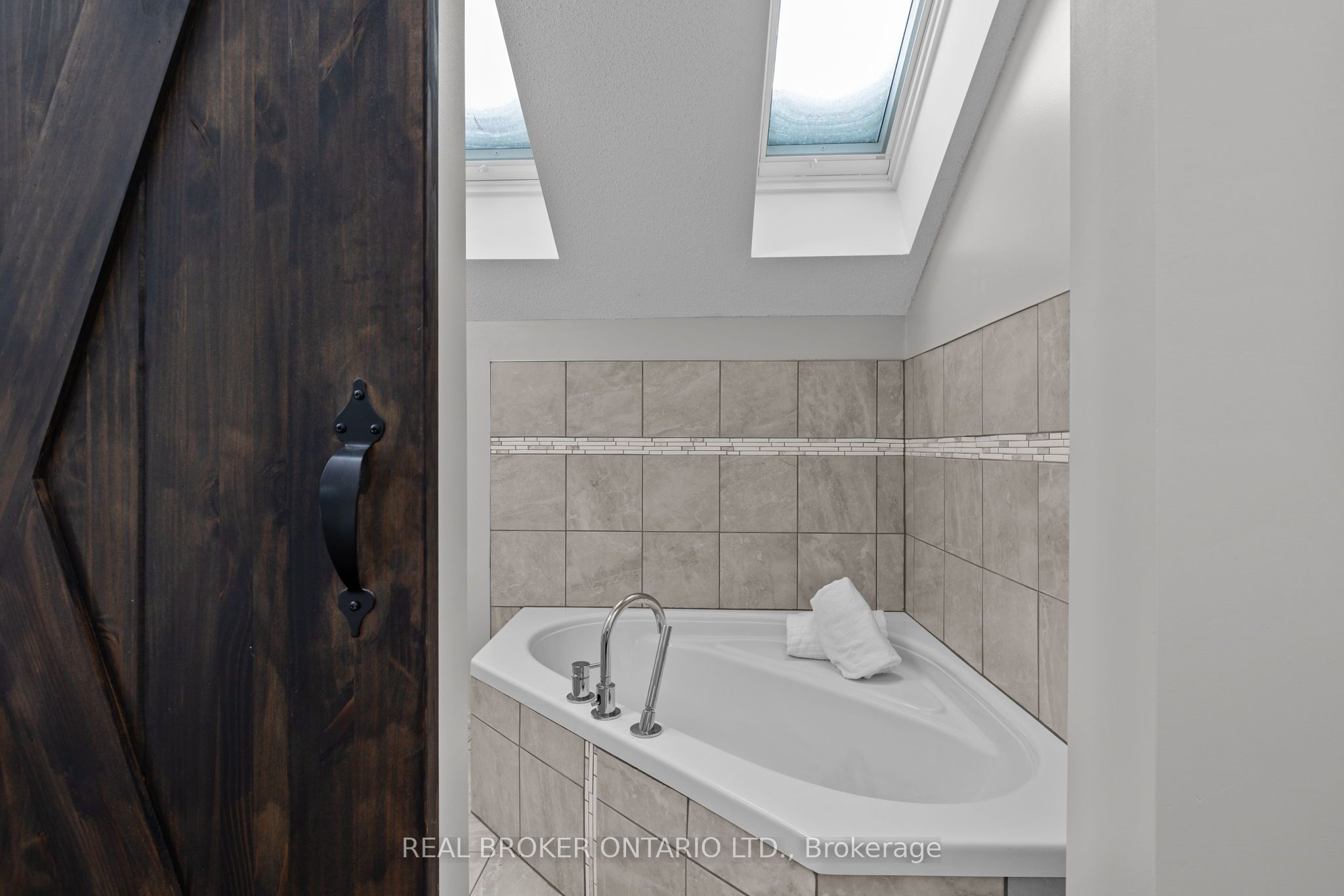 2043 Beman Point Lane Property Photo 19