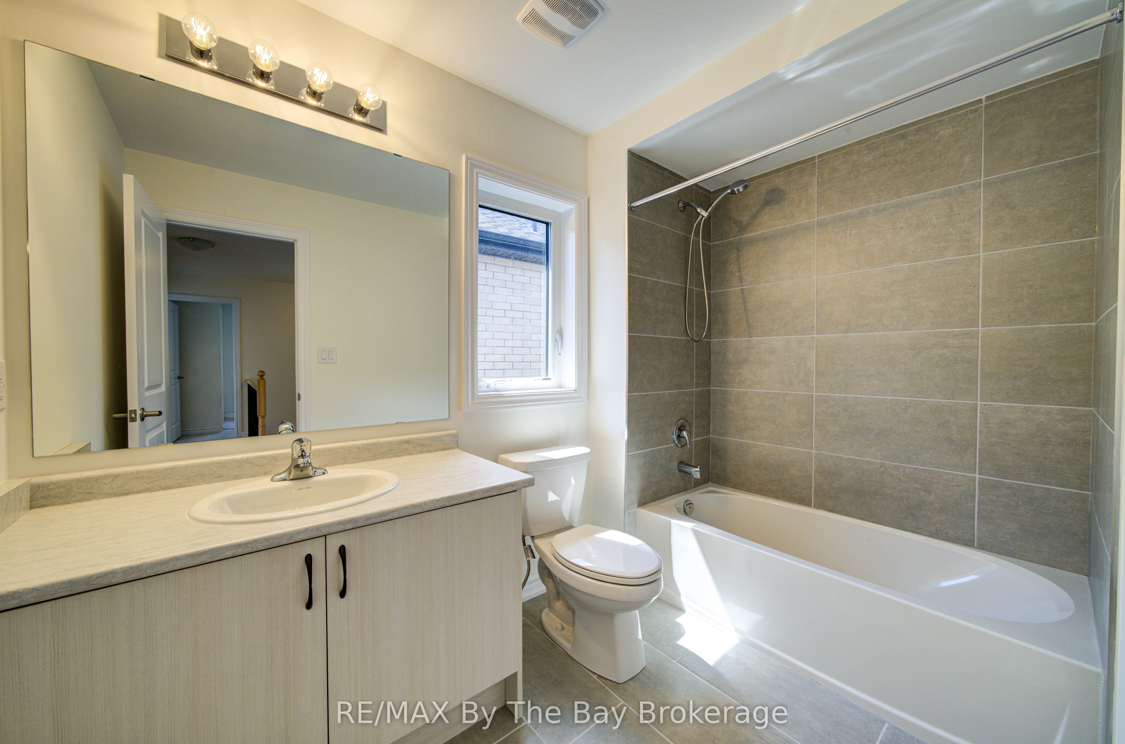 61 Rosanne Circle Property Photo 22