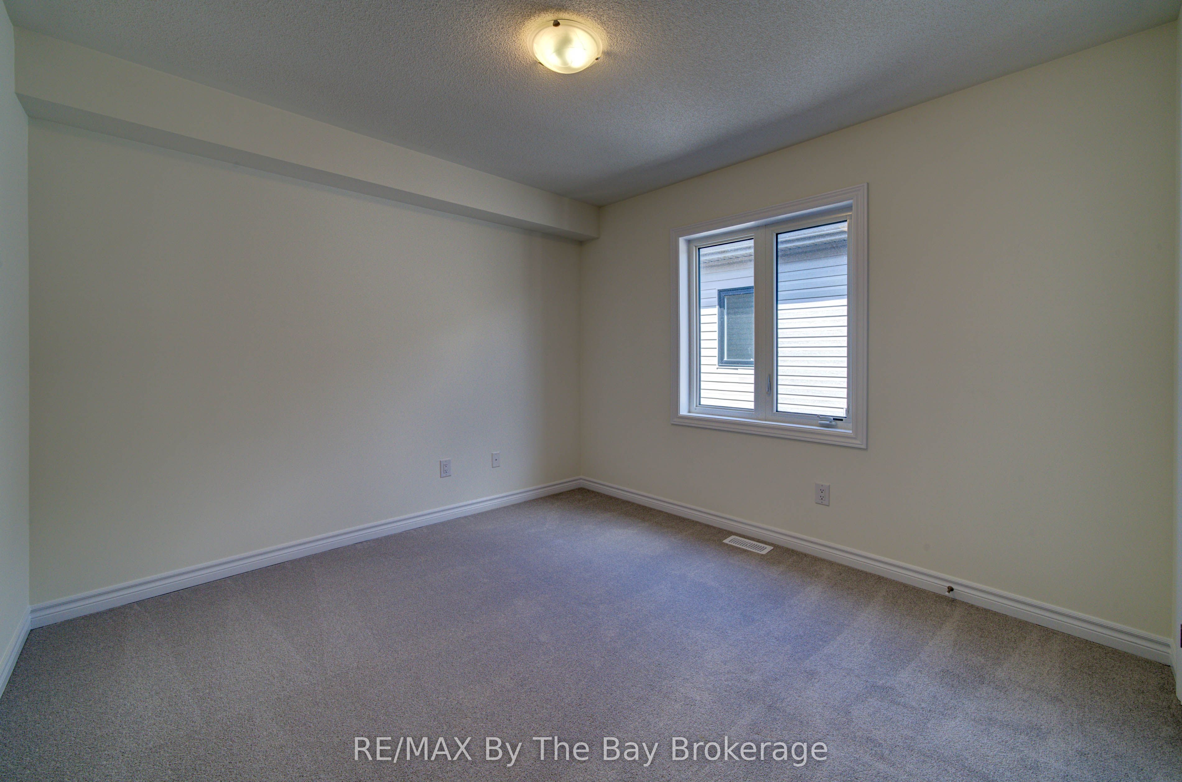 61 Rosanne Circle Property Photo 23
